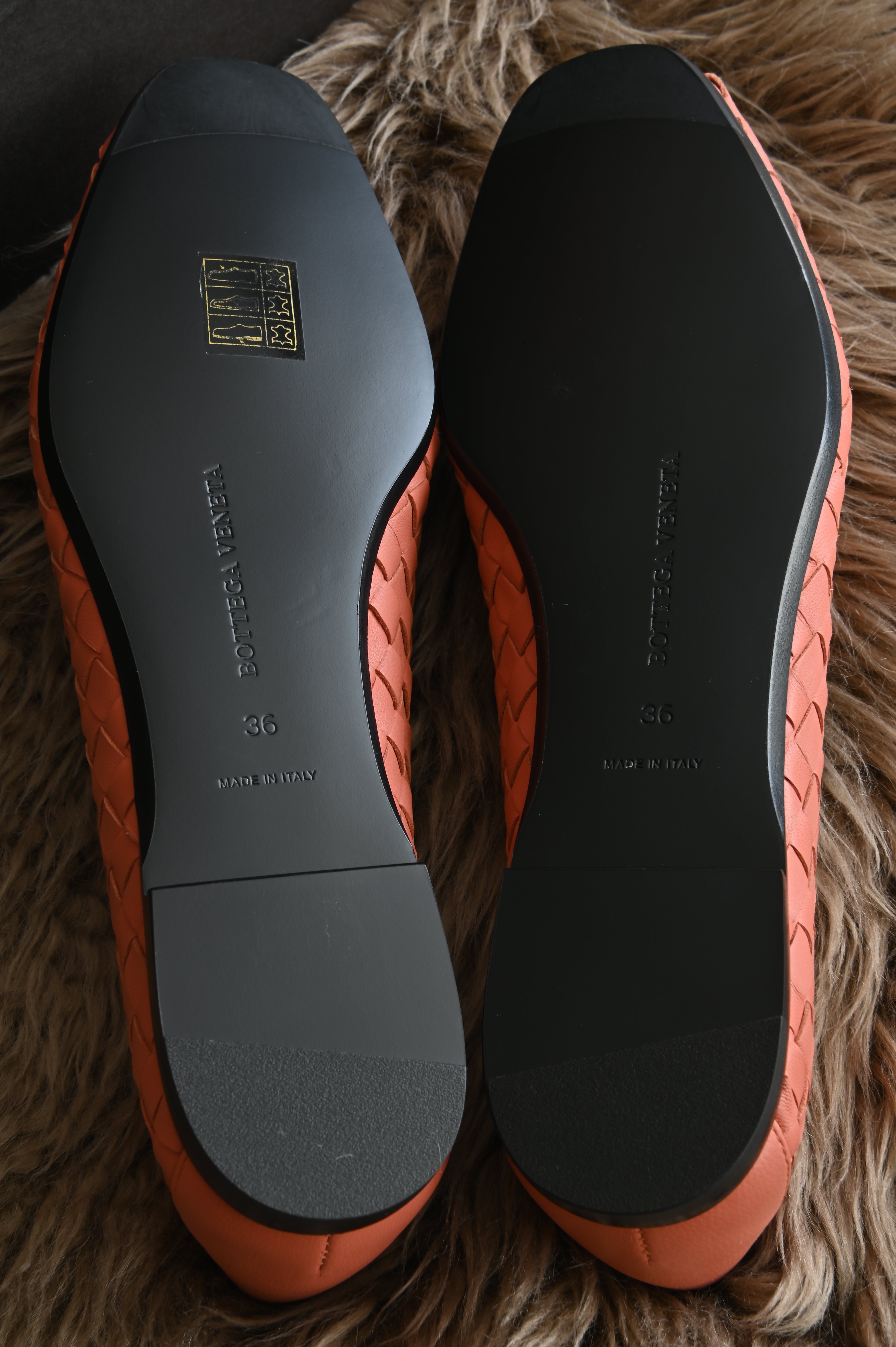 Bottega Veneta Intrecciato Peach Slippers bottom