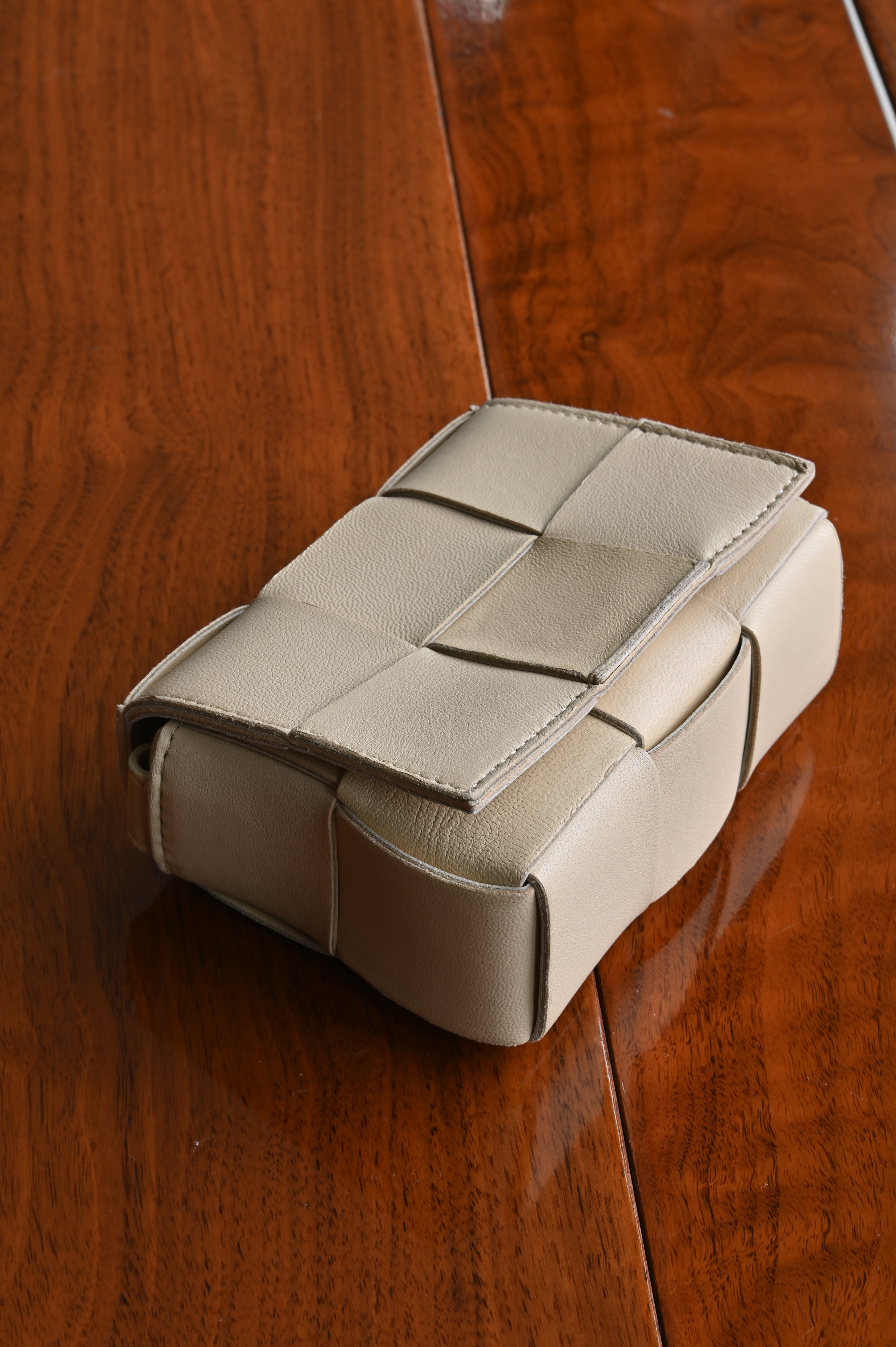 Bottega Veneta White Cassette Bag flap