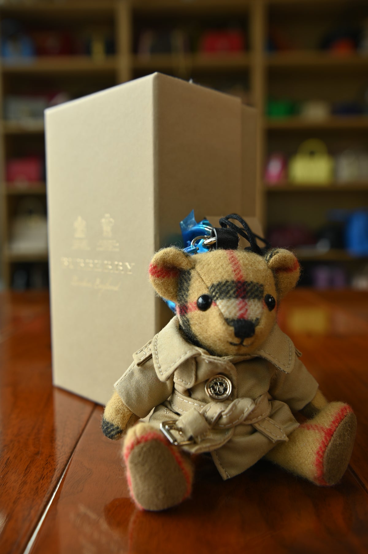 Burberry Beige Brown Teddy Bear Cloak Keychain sit
