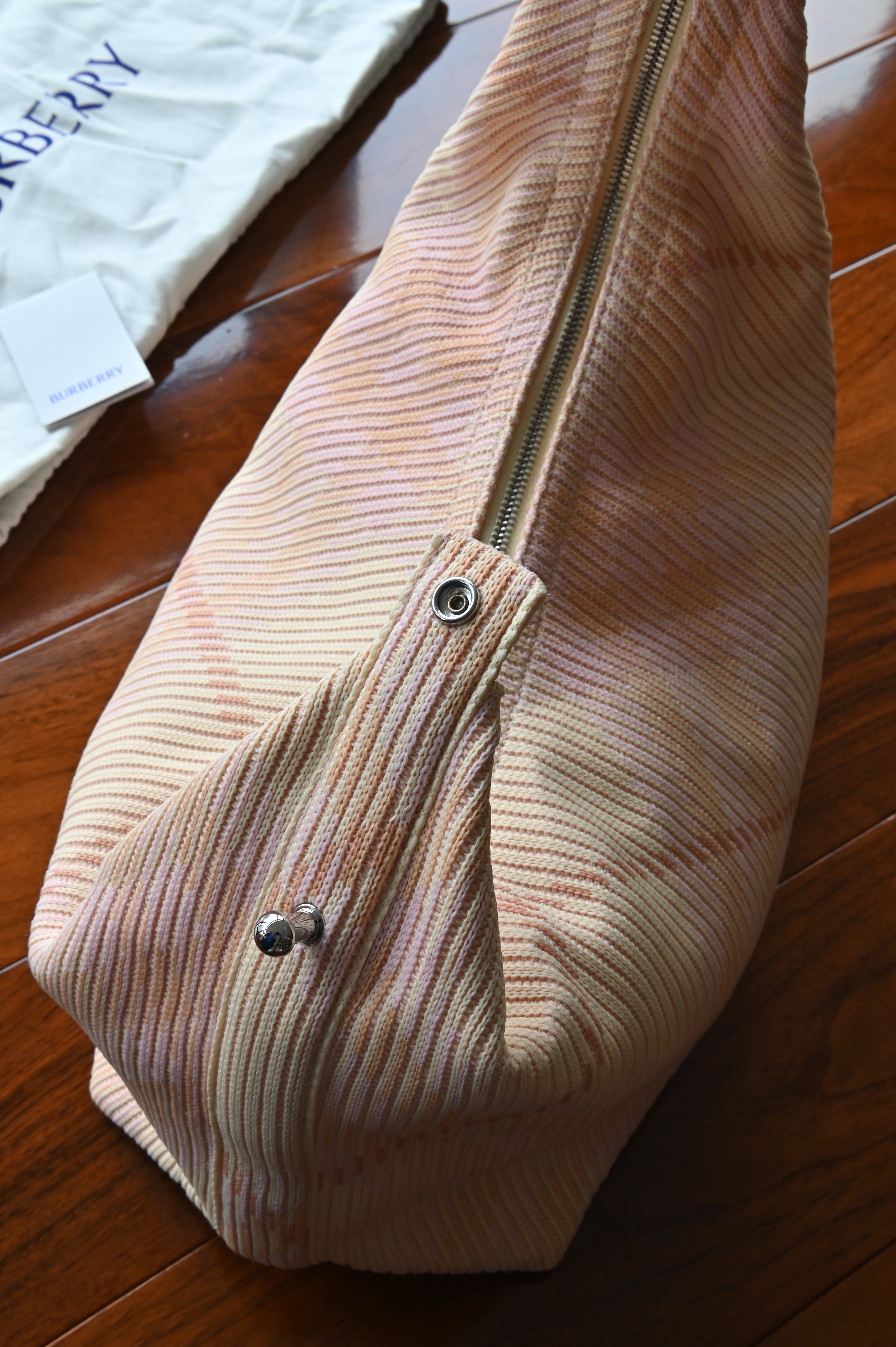 Burberry Peg Handle Pink Beige Knit Hobo Bag clip