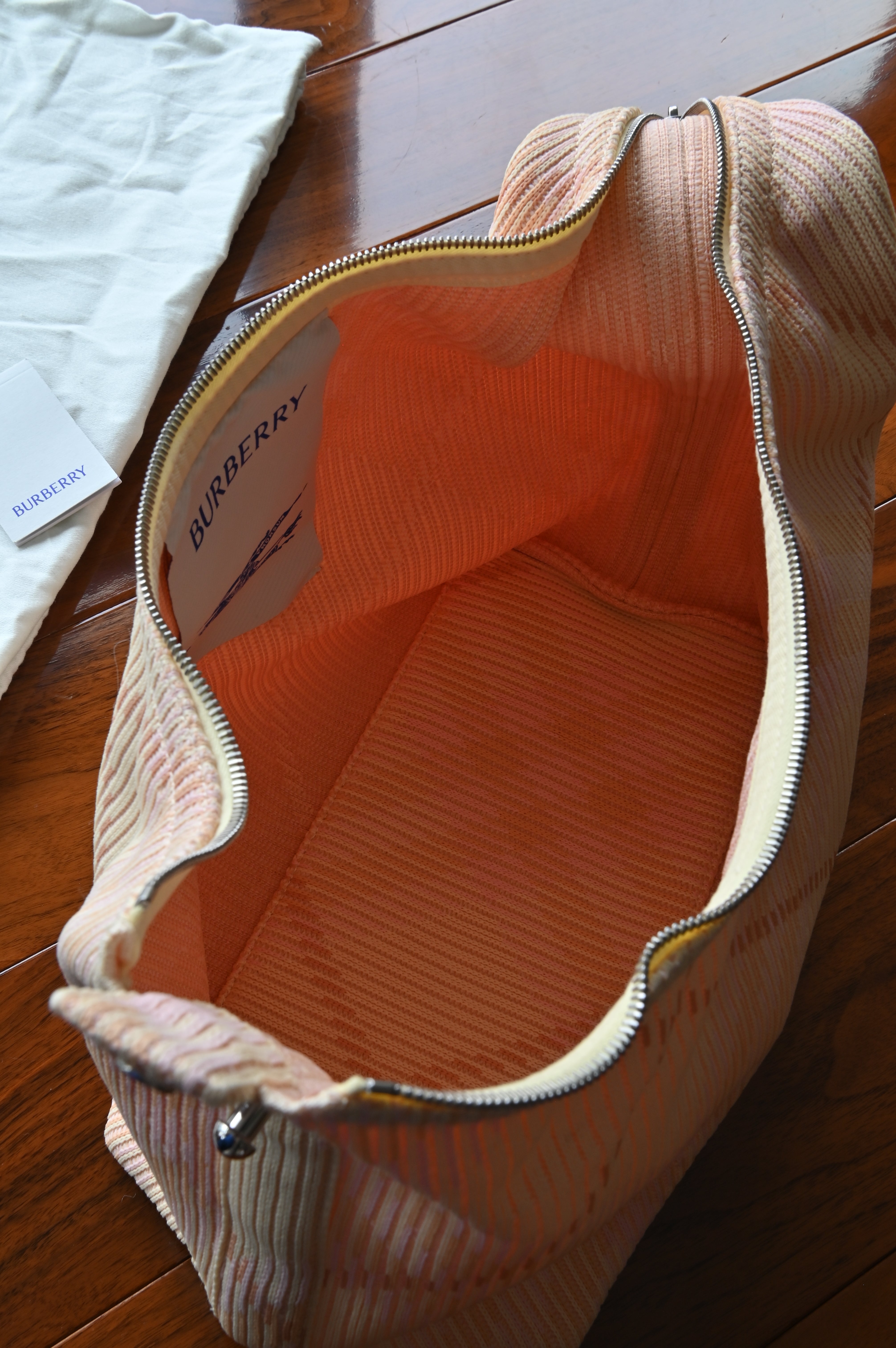 Burberry Peg Handle Pink Beige Knit Hobo Bag inner