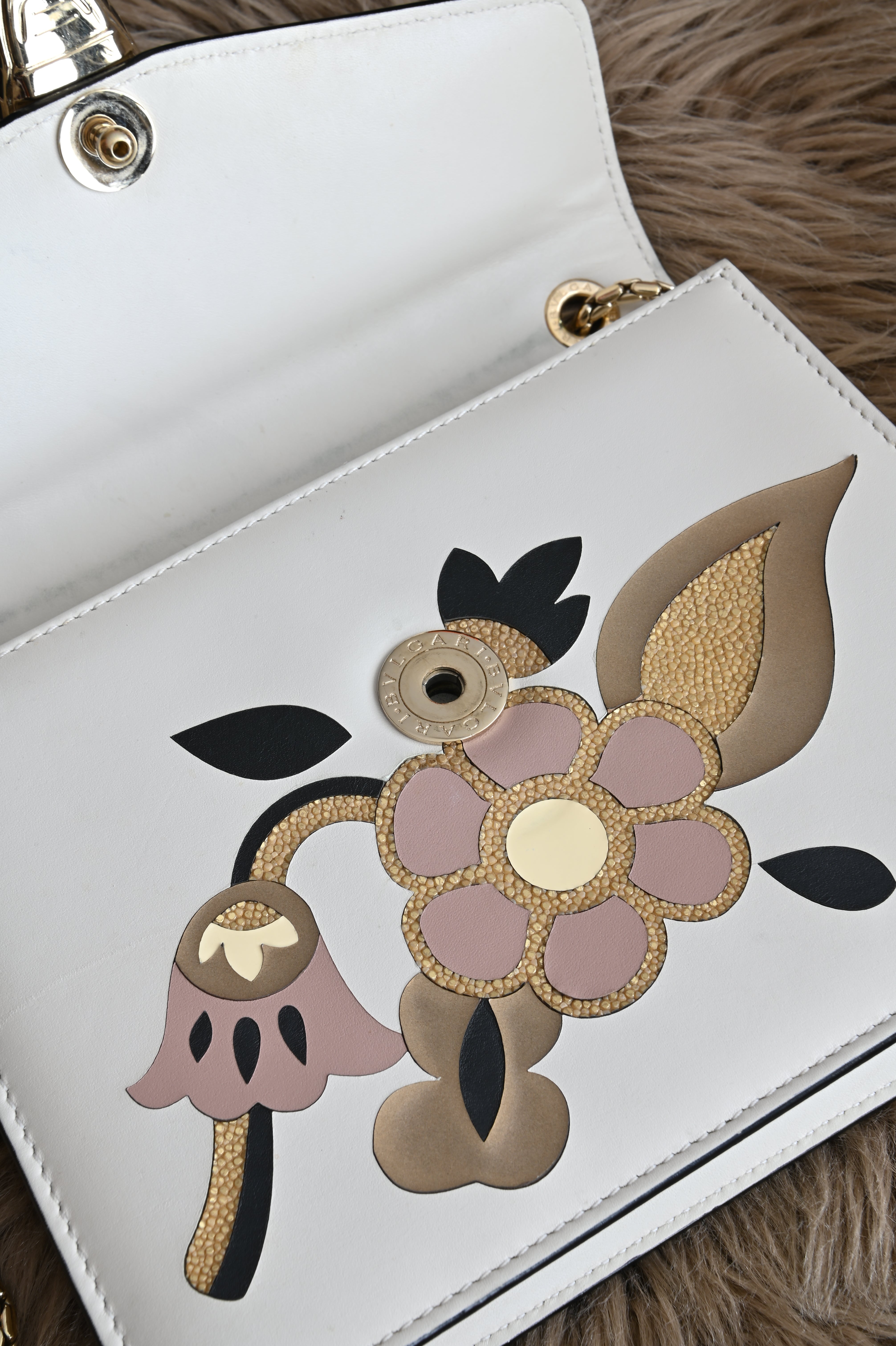 Bvlgari Serpenti Wallet on Chain open close up