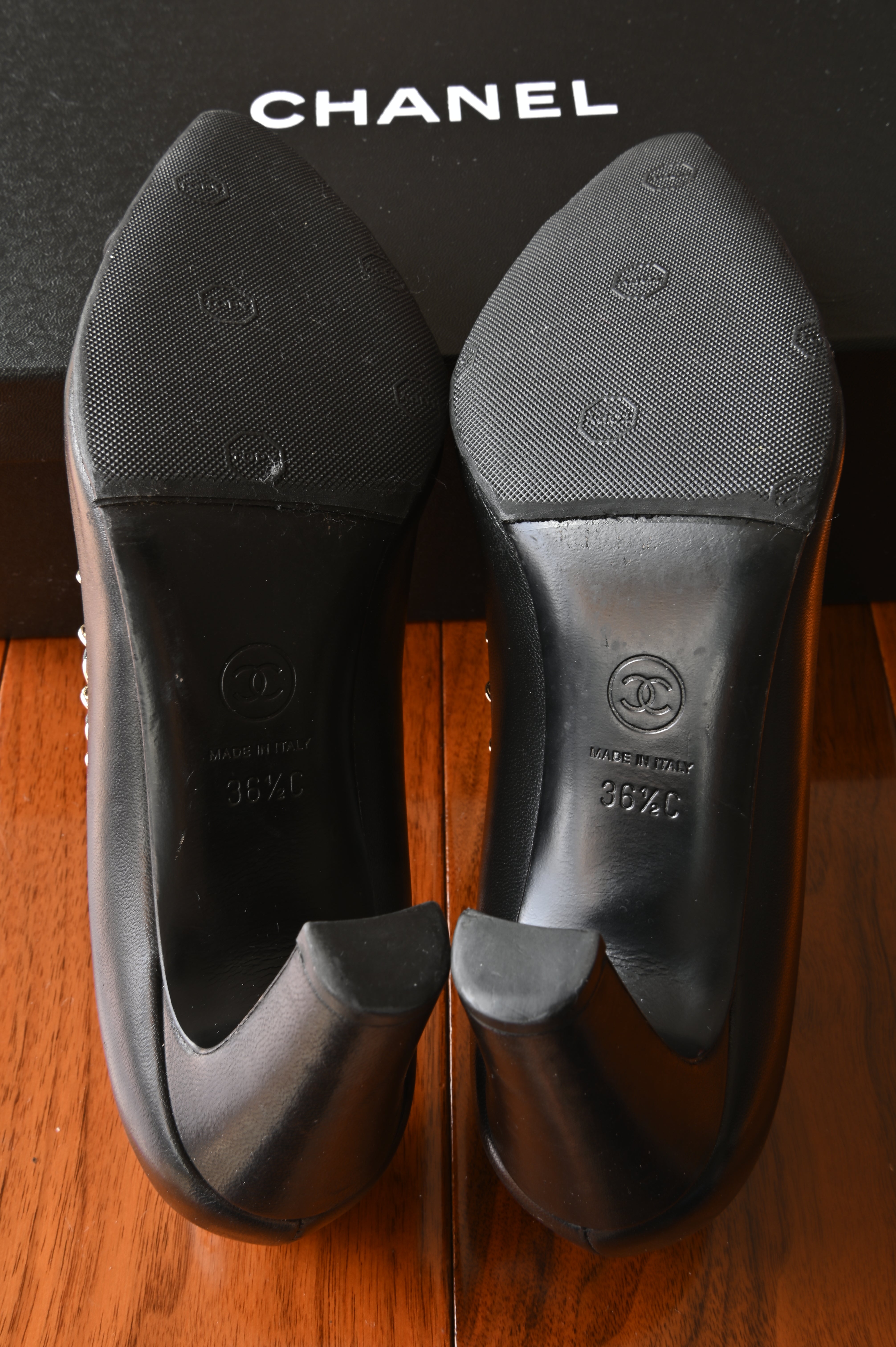 Chanel Black Lamb Leather Chain Pumps bottom