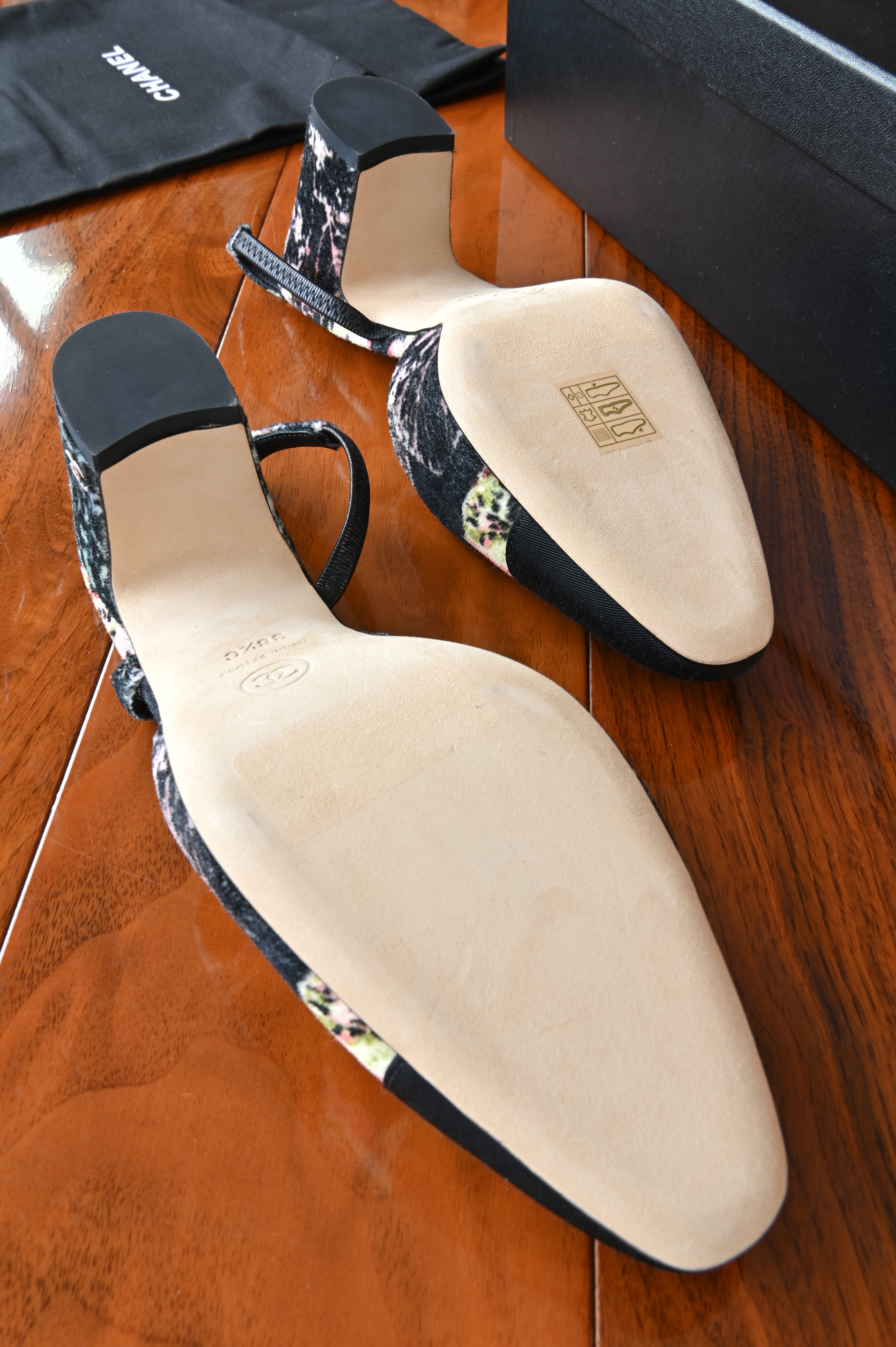 Chanel Black Triclor Leaf Pattern Tweed Slingback Pumps bottom two