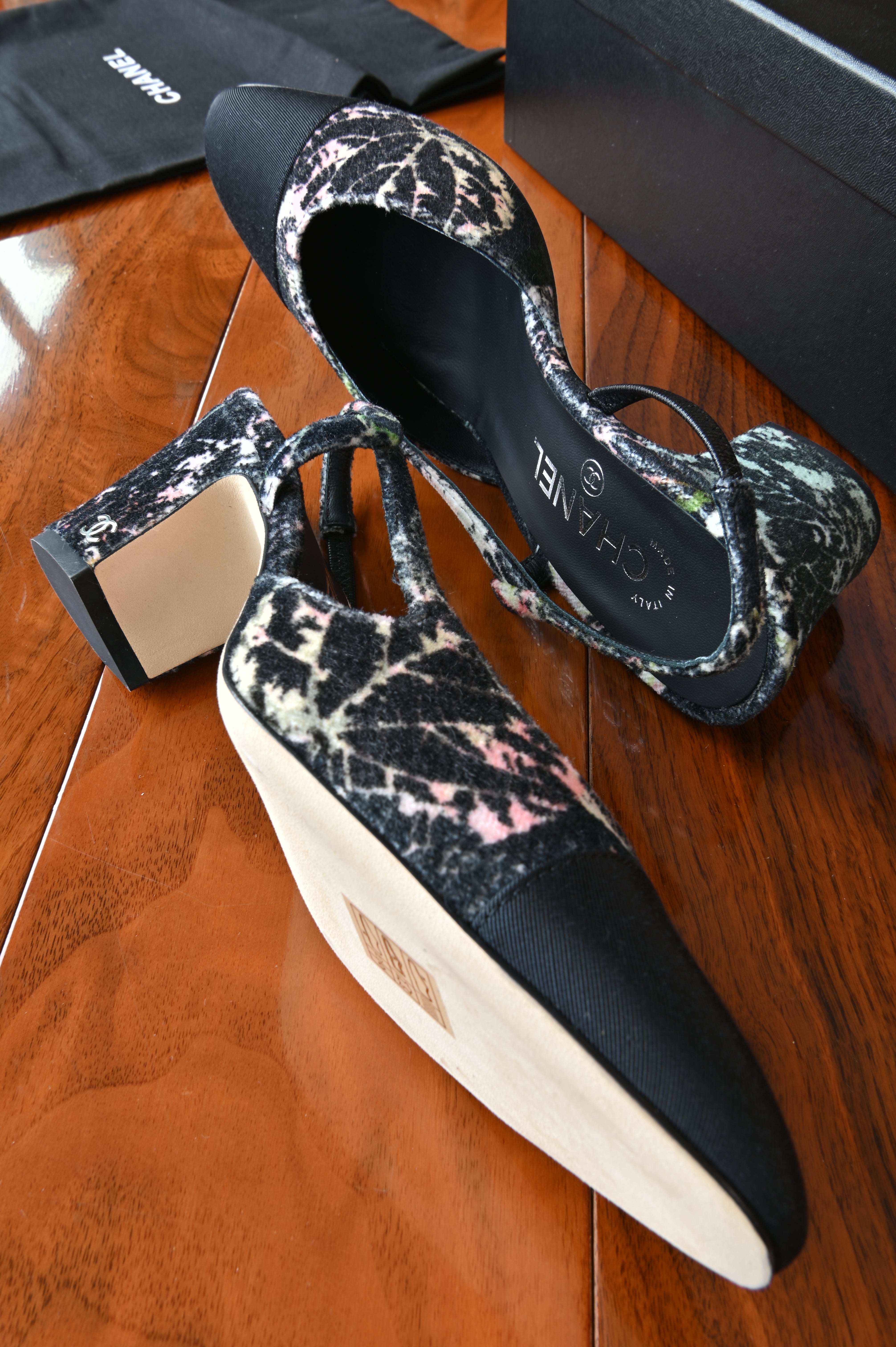 Chanel Black Triclor Leaf Pattern Tweed Slingback Pumps side