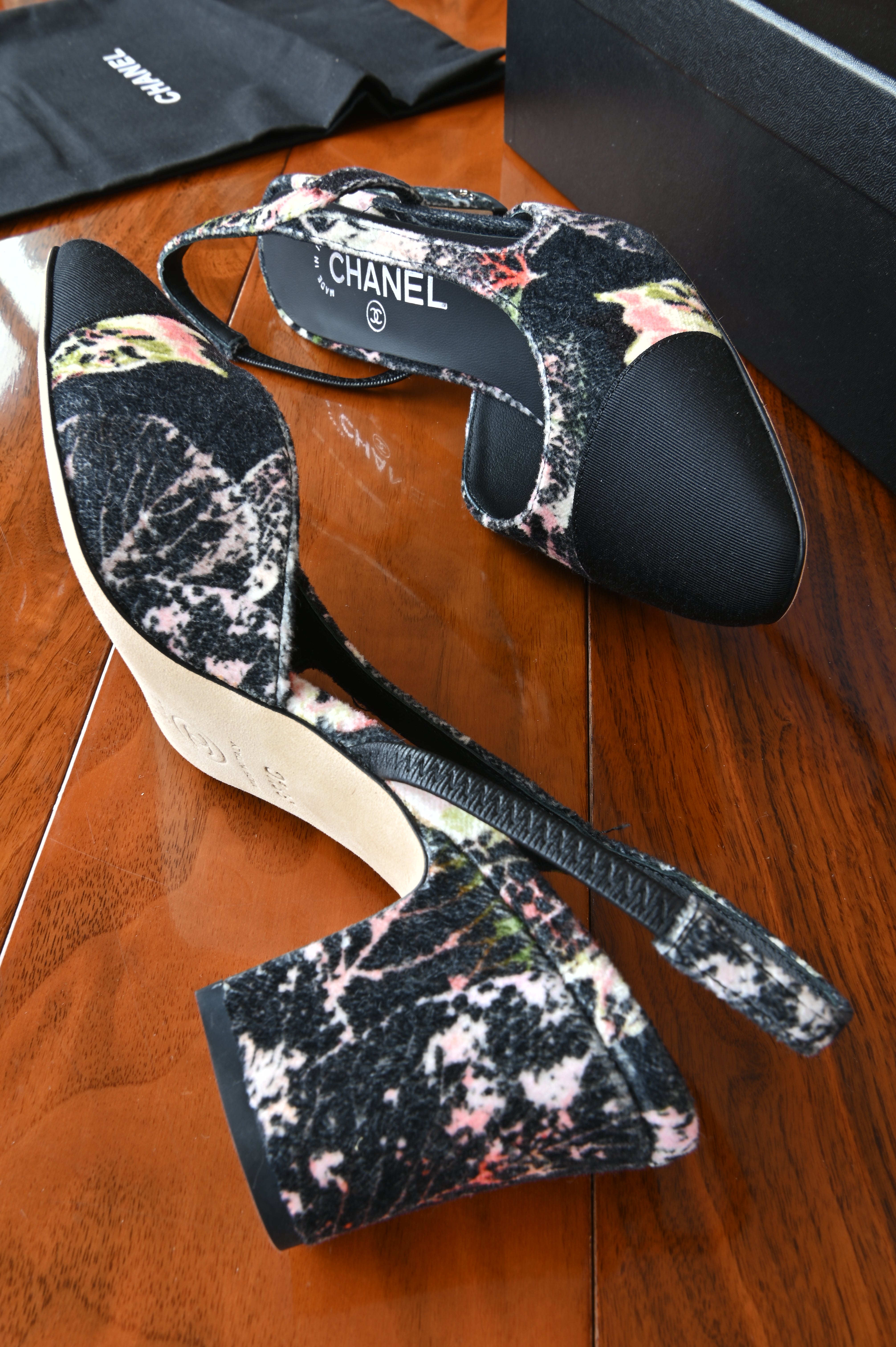 Chanel Black Triclor Leaf Pattern Tweed Slingback Pumps side two