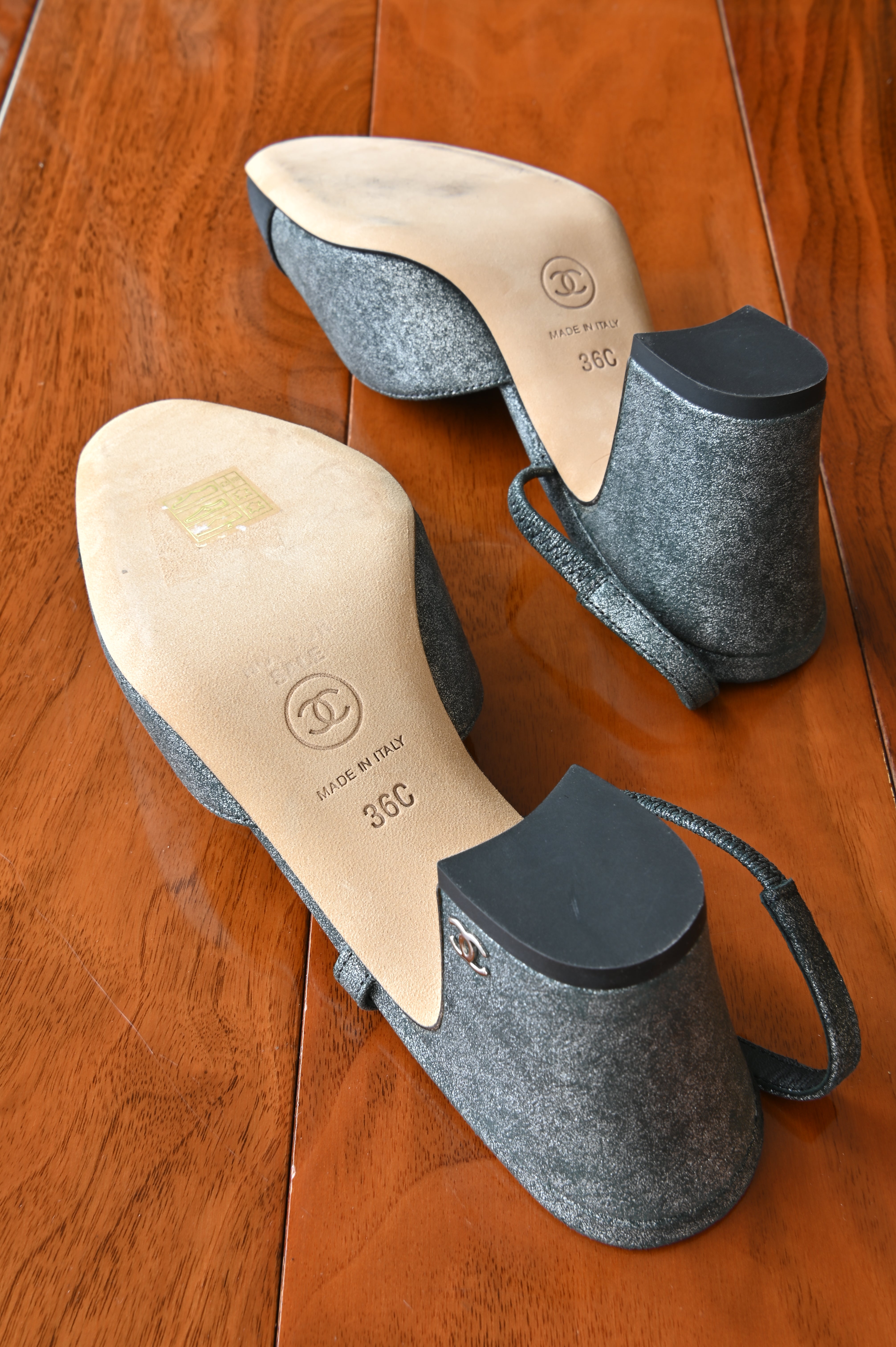 Chanel CC Grey Silver Suede Black Cap Slingback Pumps bottom