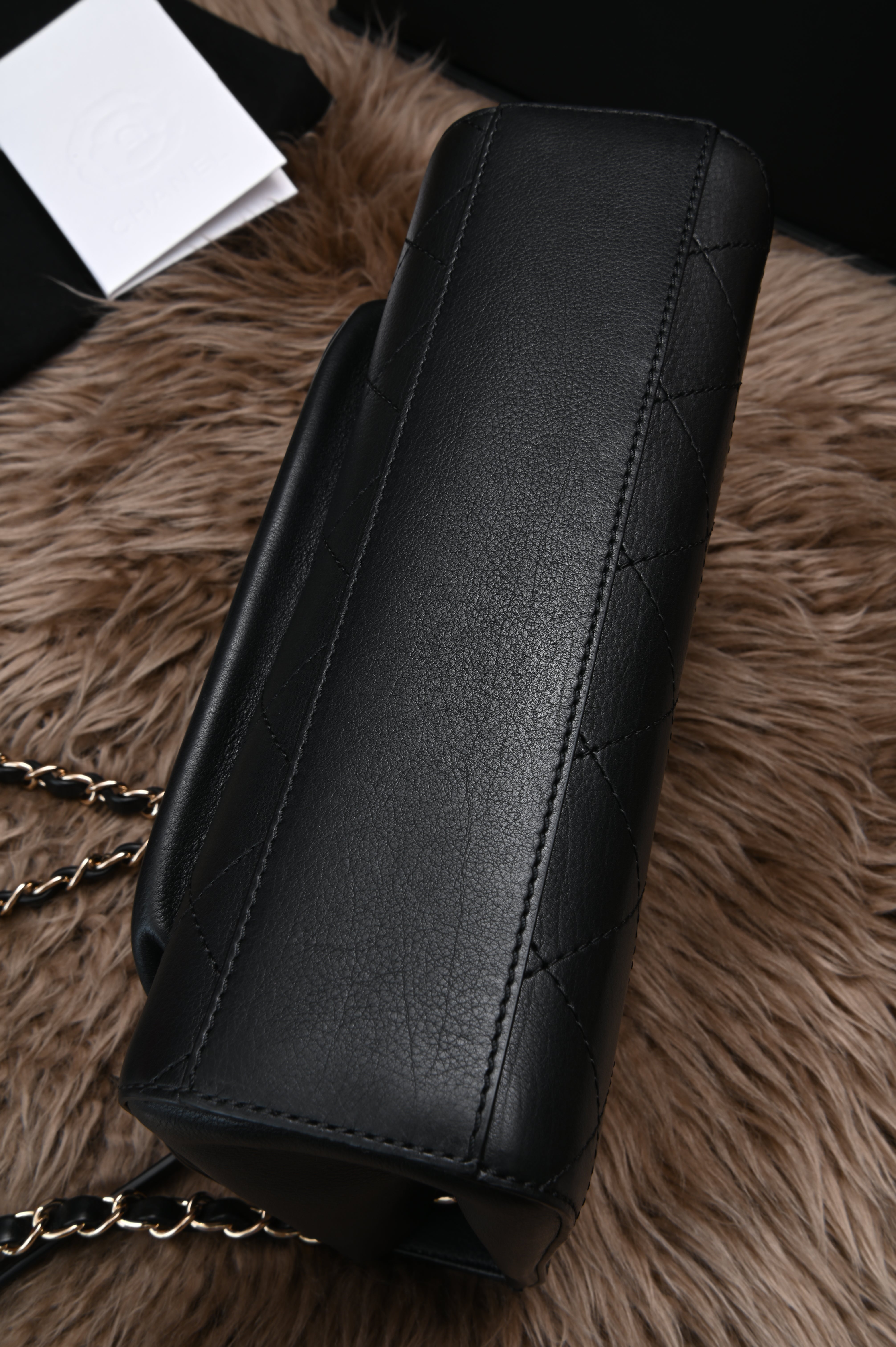 Chanel CC quilted flap bag in black calfskin