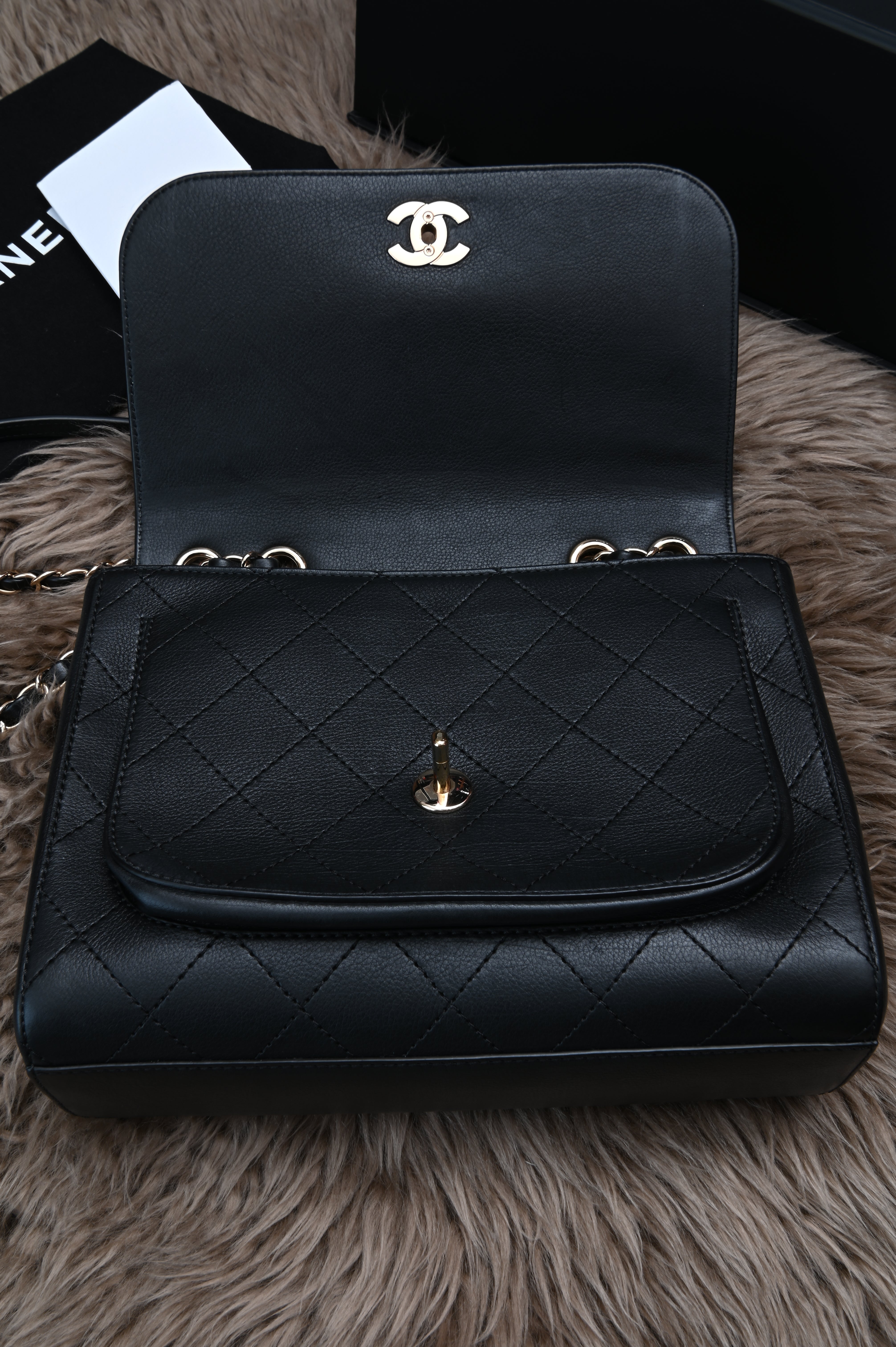 Chanel CC quilted flap bag in black calfskin