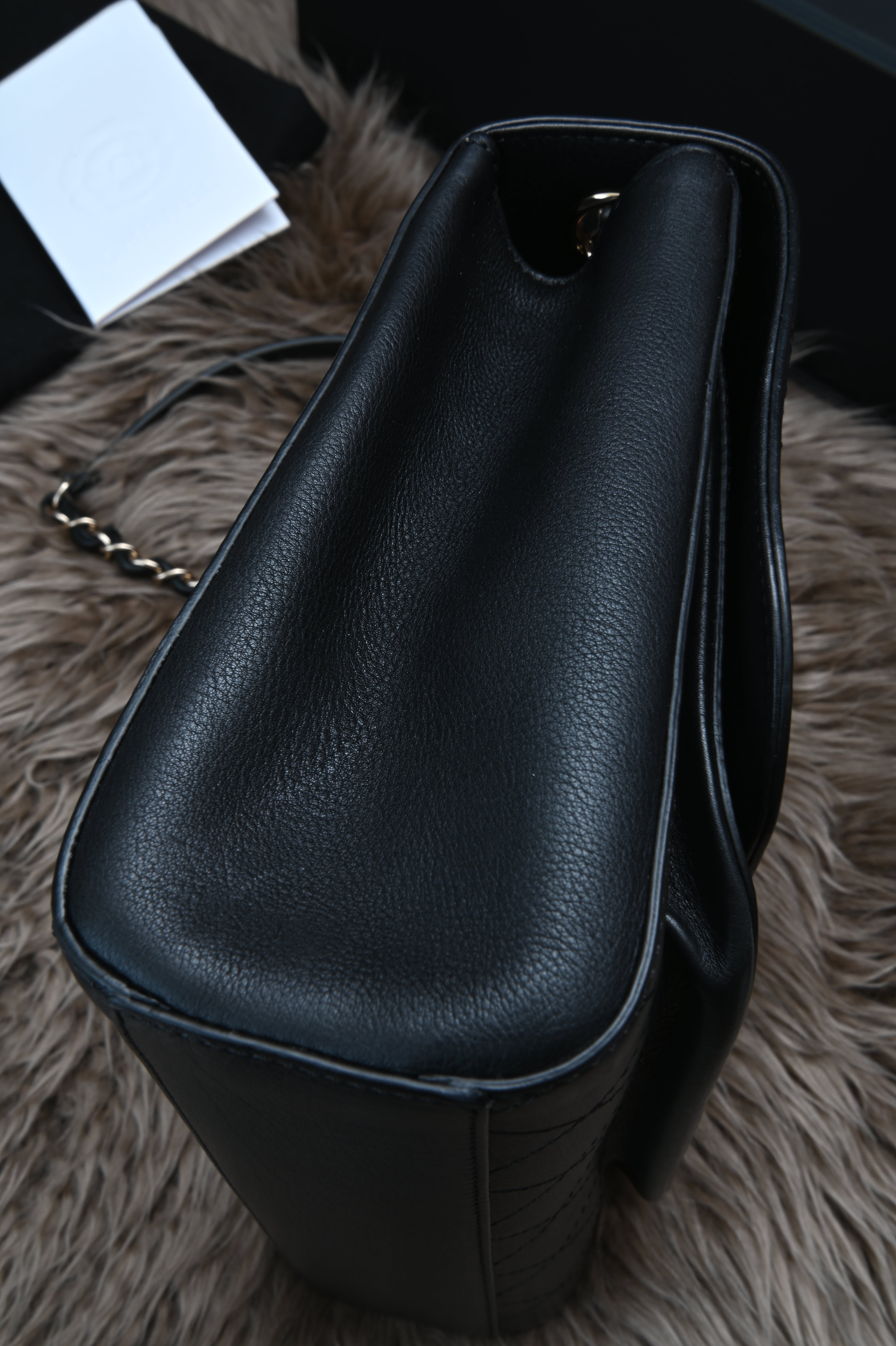 Chanel CC quilted flap bag in black calfskin