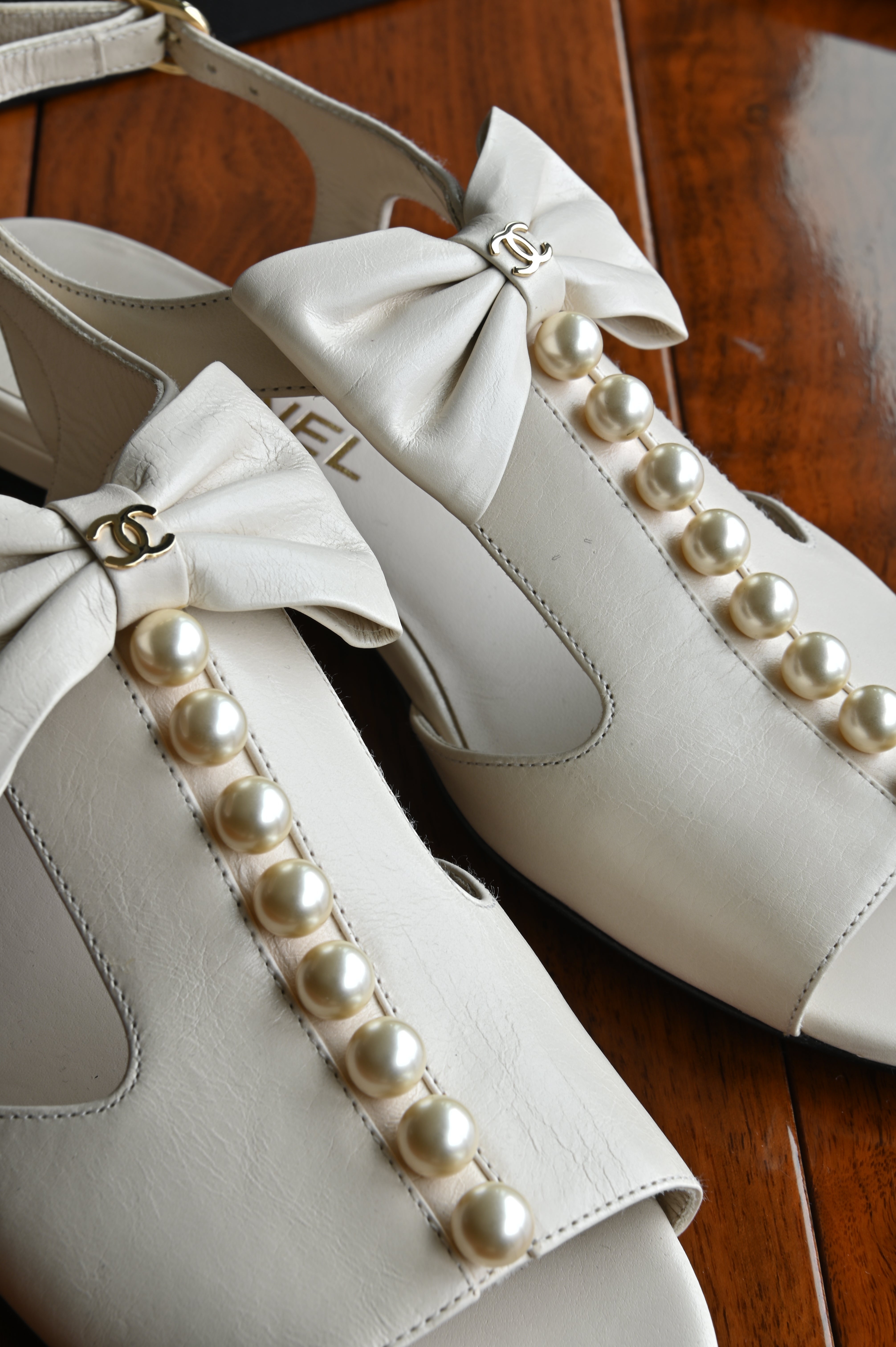 Chanel Pearl Beige Slingback Sandals detail