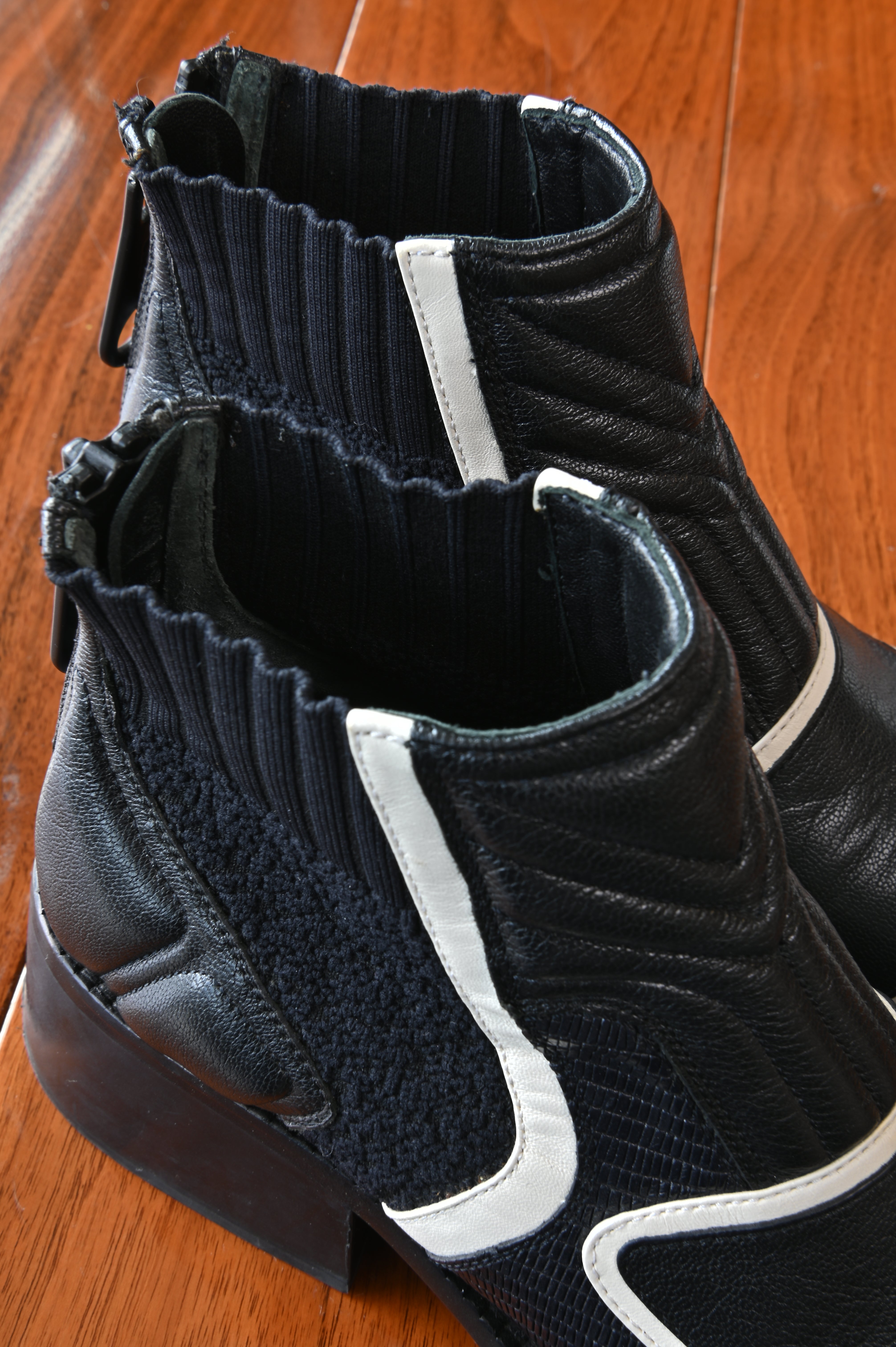 Chloé Black White Ankle Boots back