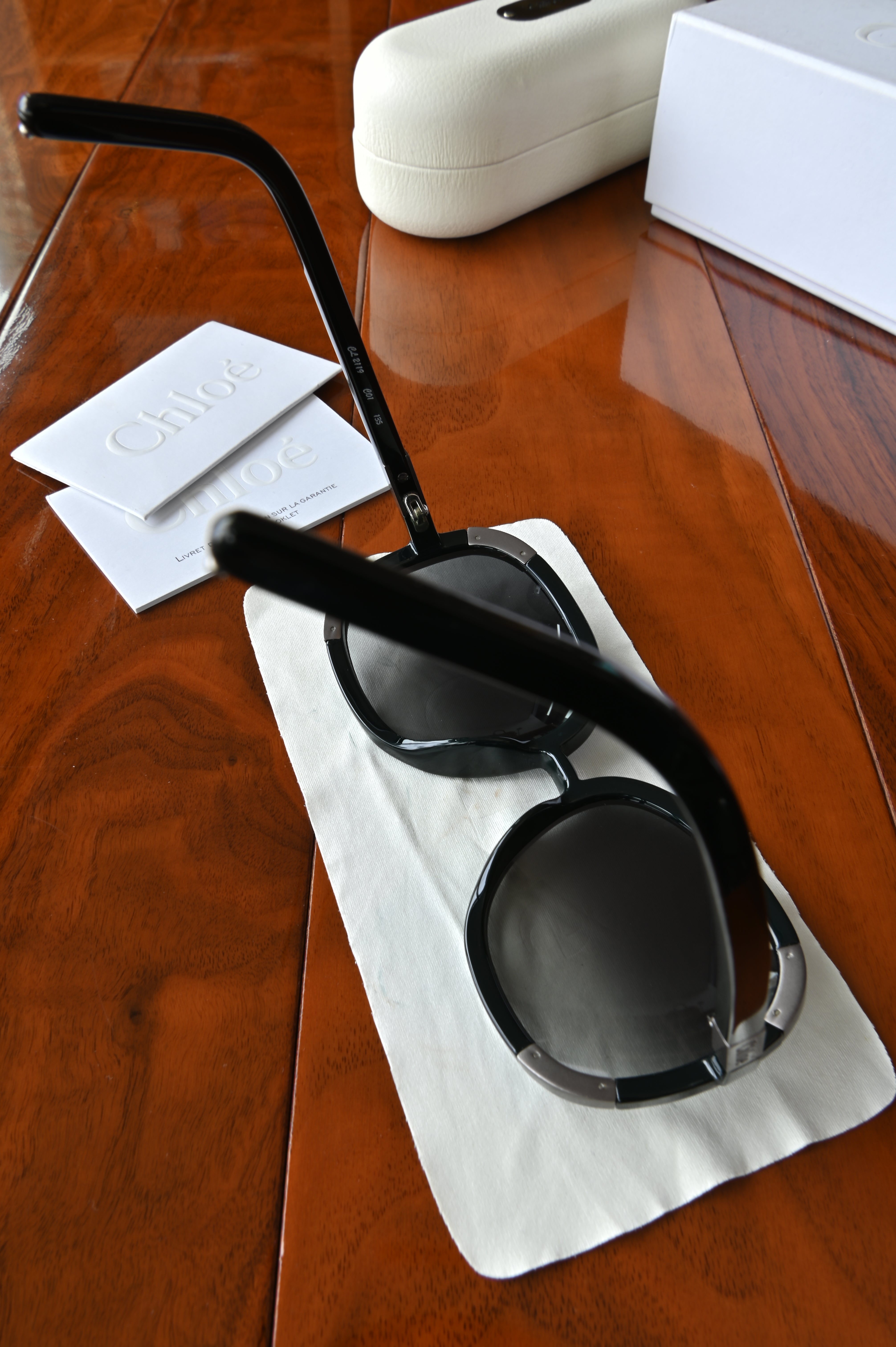 Chloe Black Rounded Silver Corner Sunglasses arms