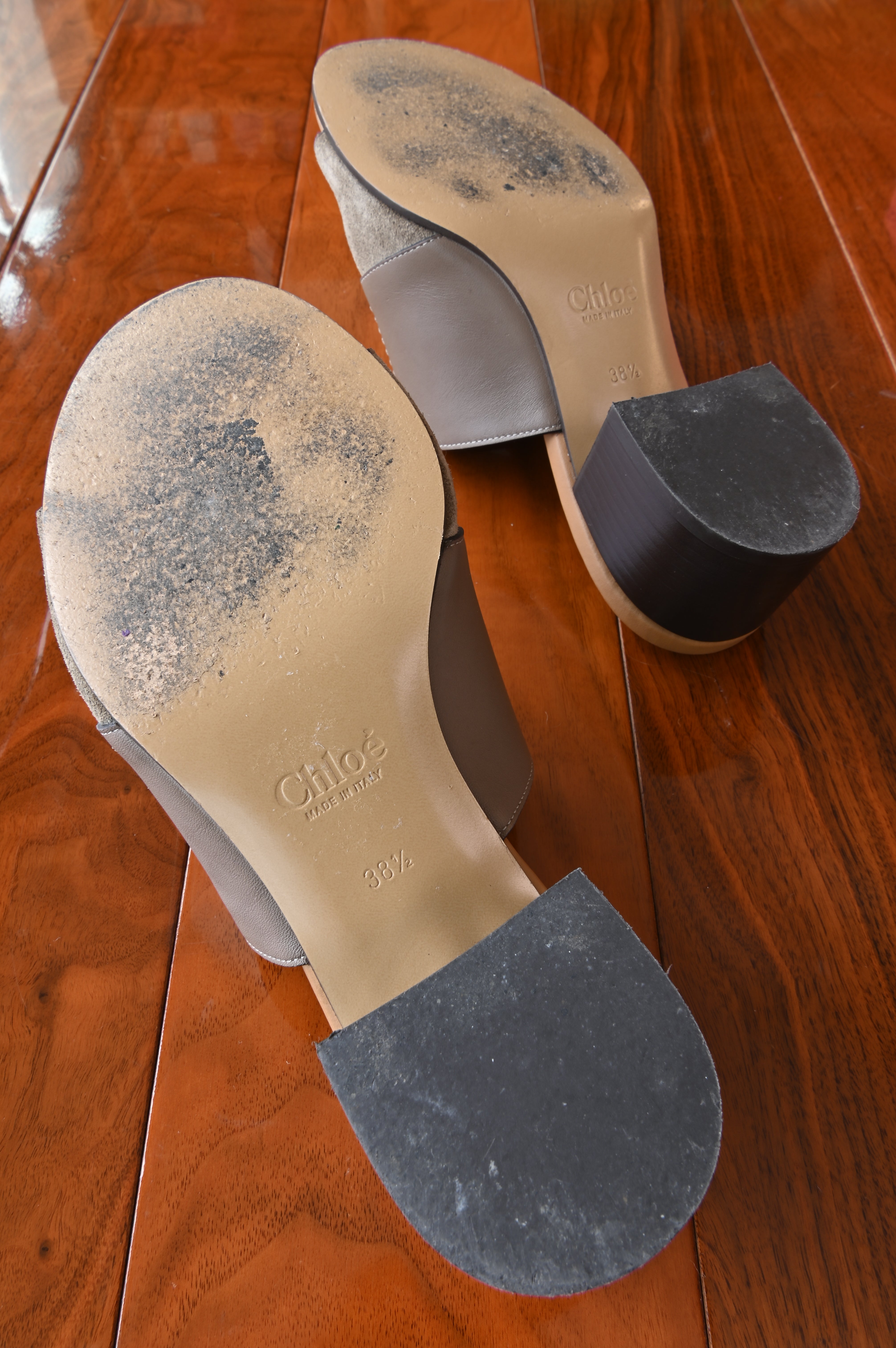 Chloe Logo Brown Suede Leather Sandals bottom