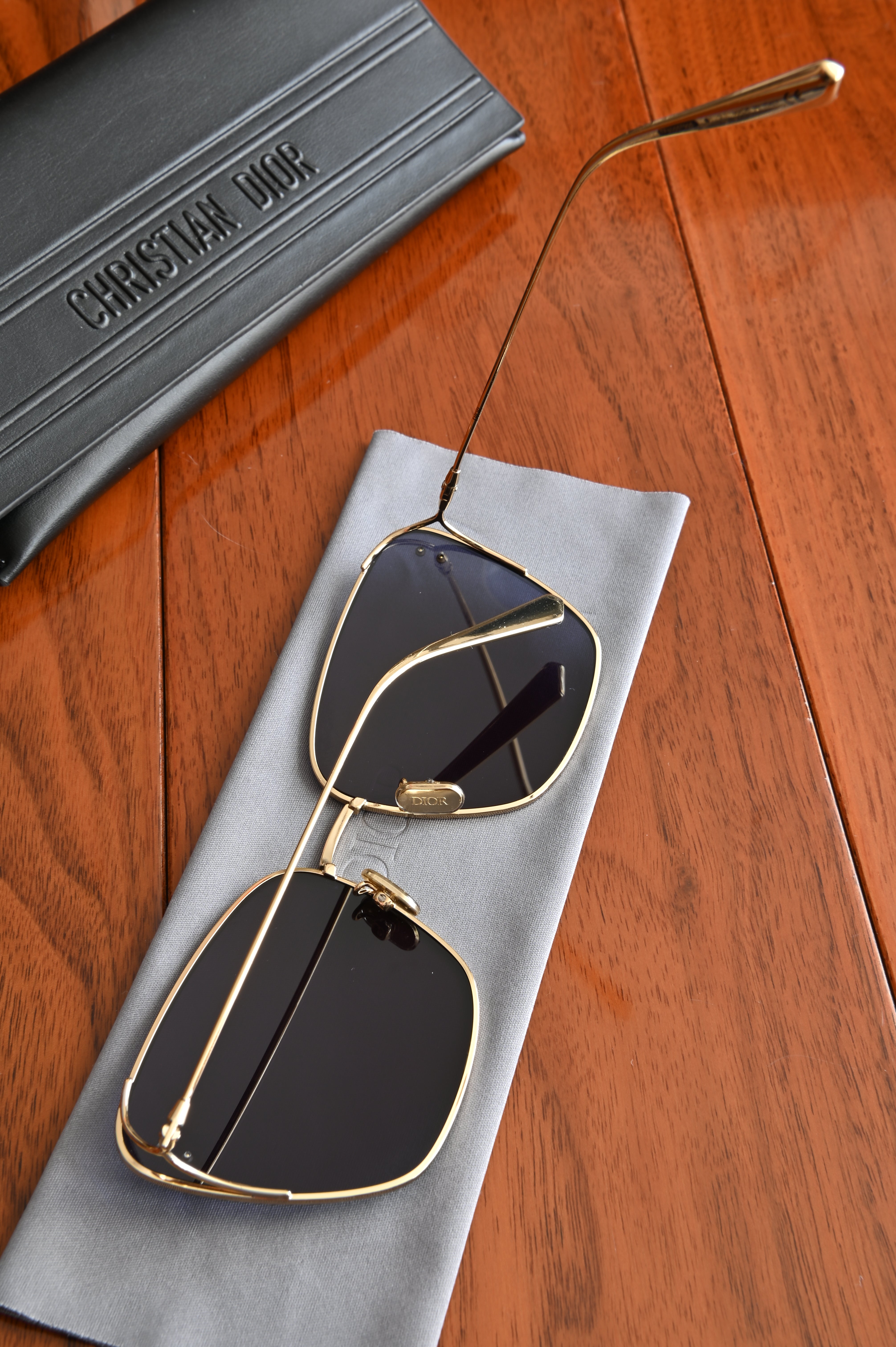 Christian Dior Stellaire 1/S square sunglasses in gold-finish metal right arm