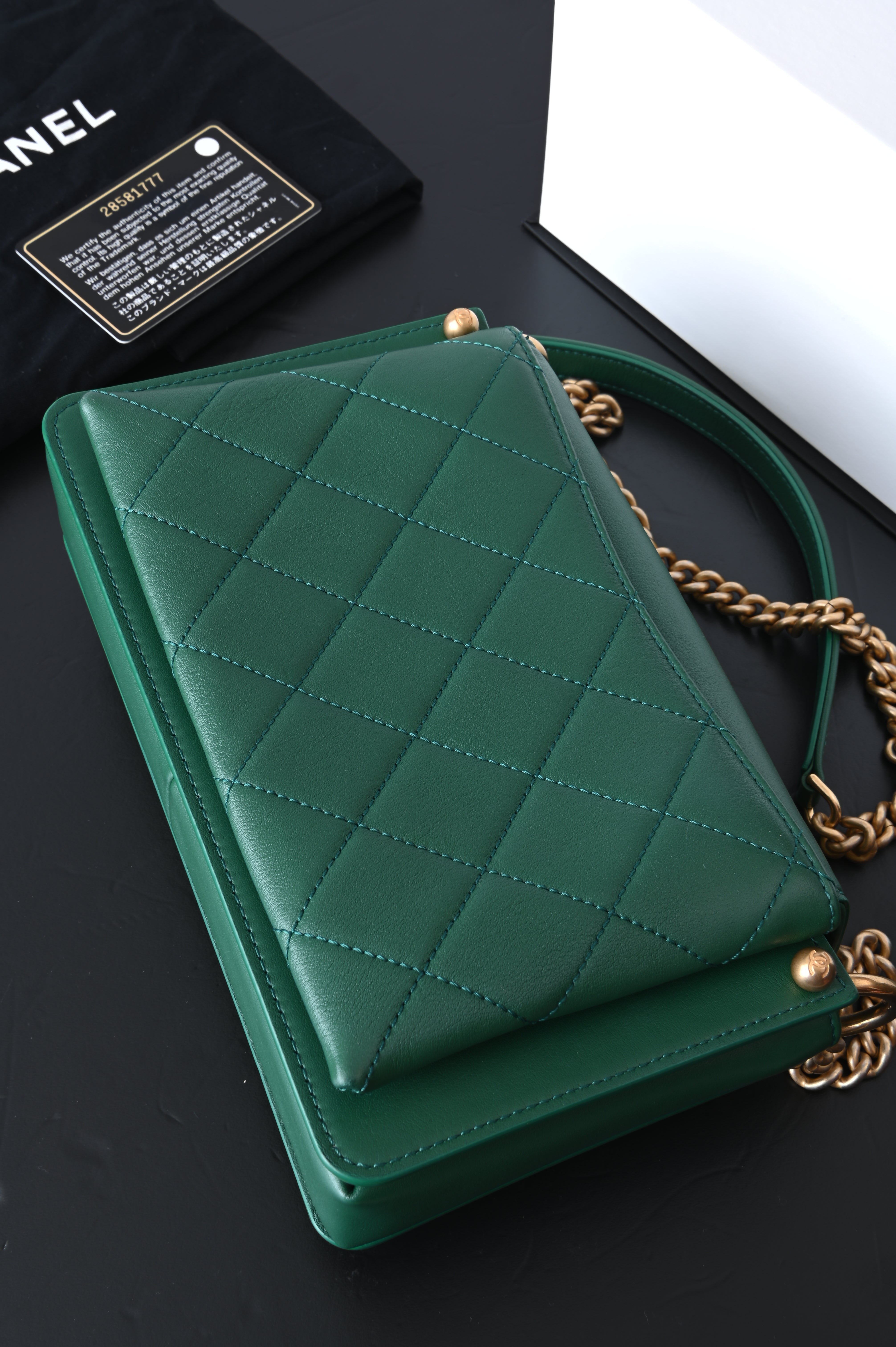 Chanel Chain Shoulder Bag Matelasse in Green and gold hardware