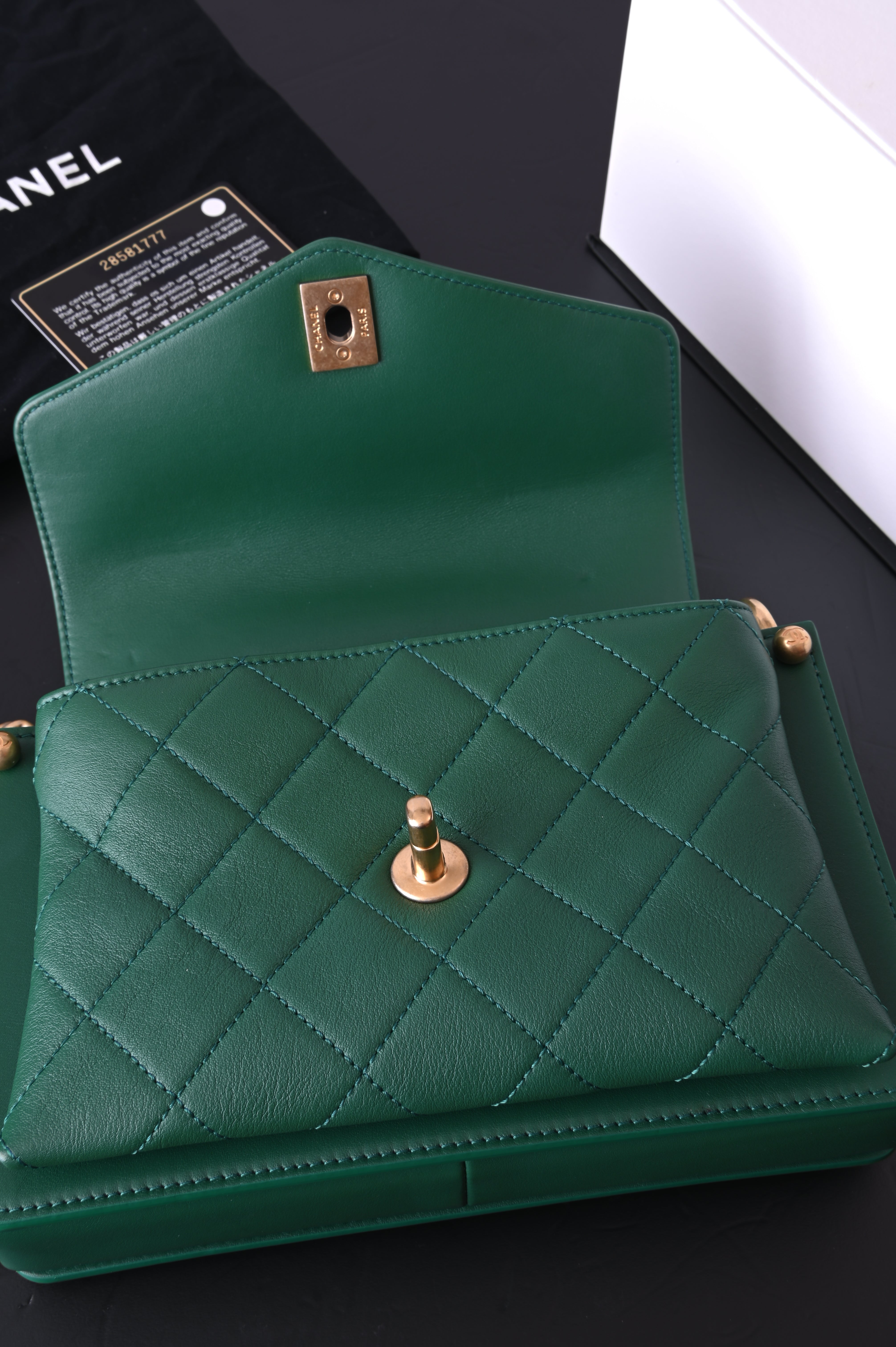 Chanel Chain Shoulder Bag Matelasse in Green and gold hardware