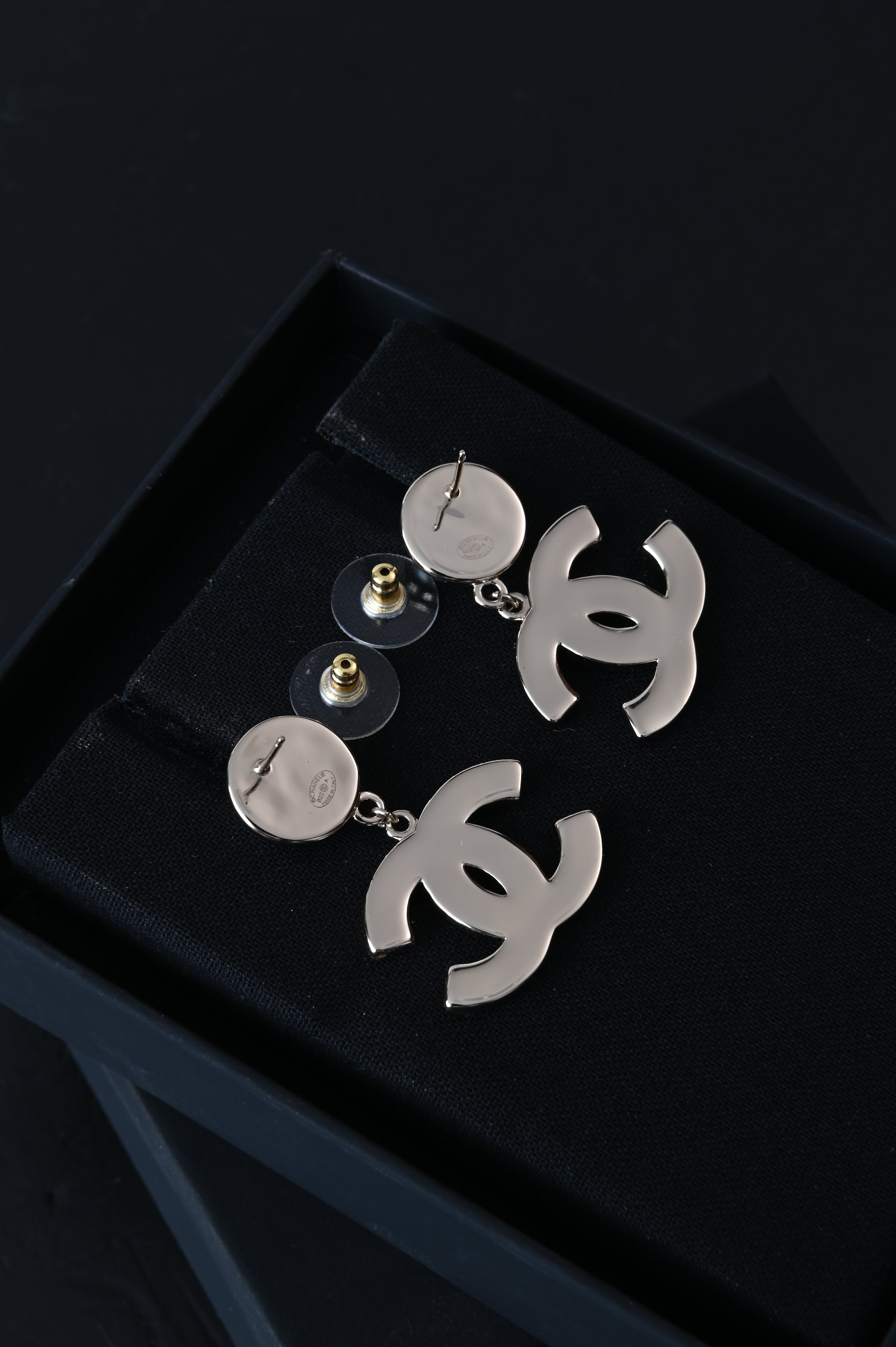 Chanel Earrings Pearl CC