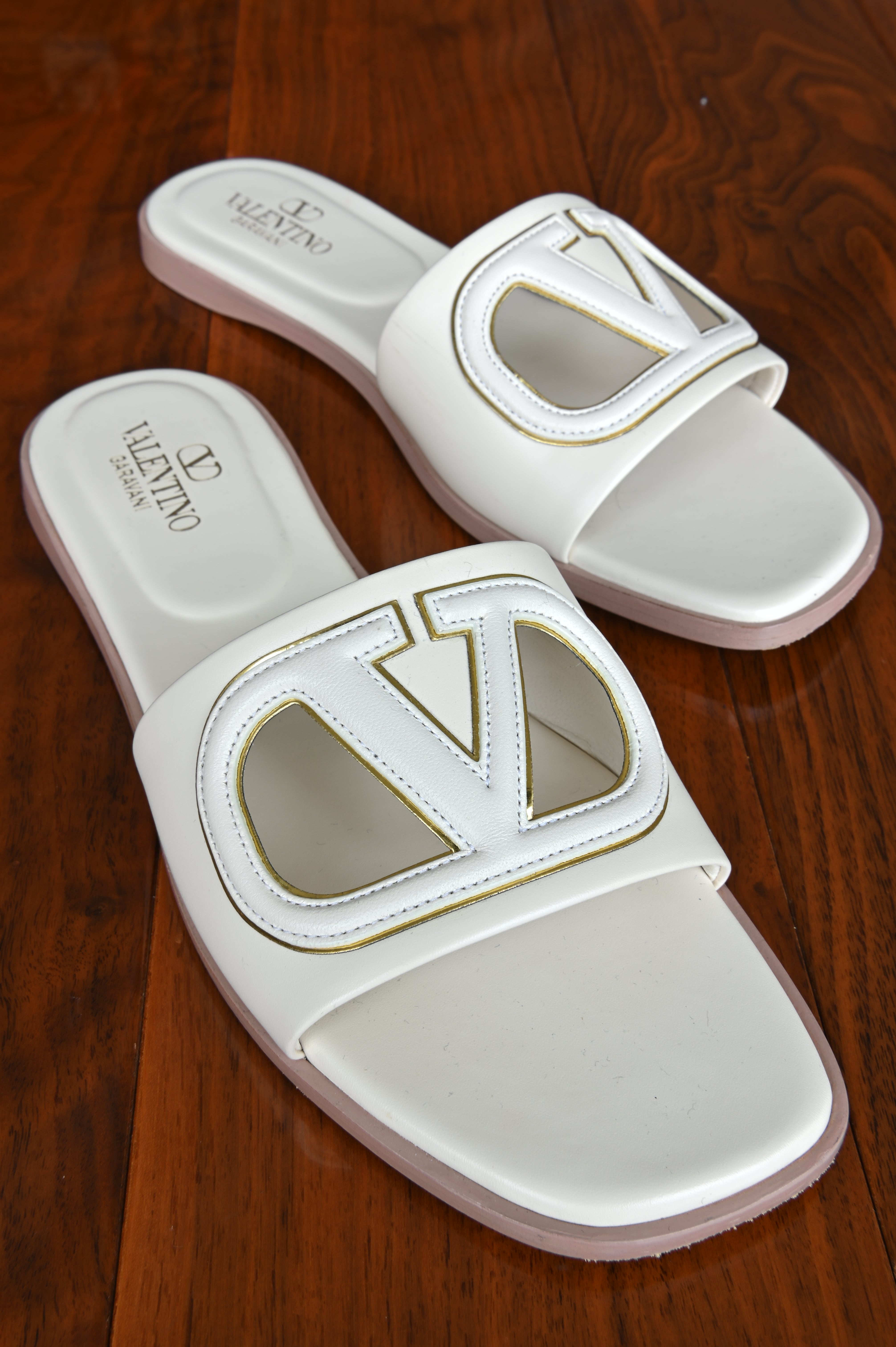 Valentino White VLogo Flats