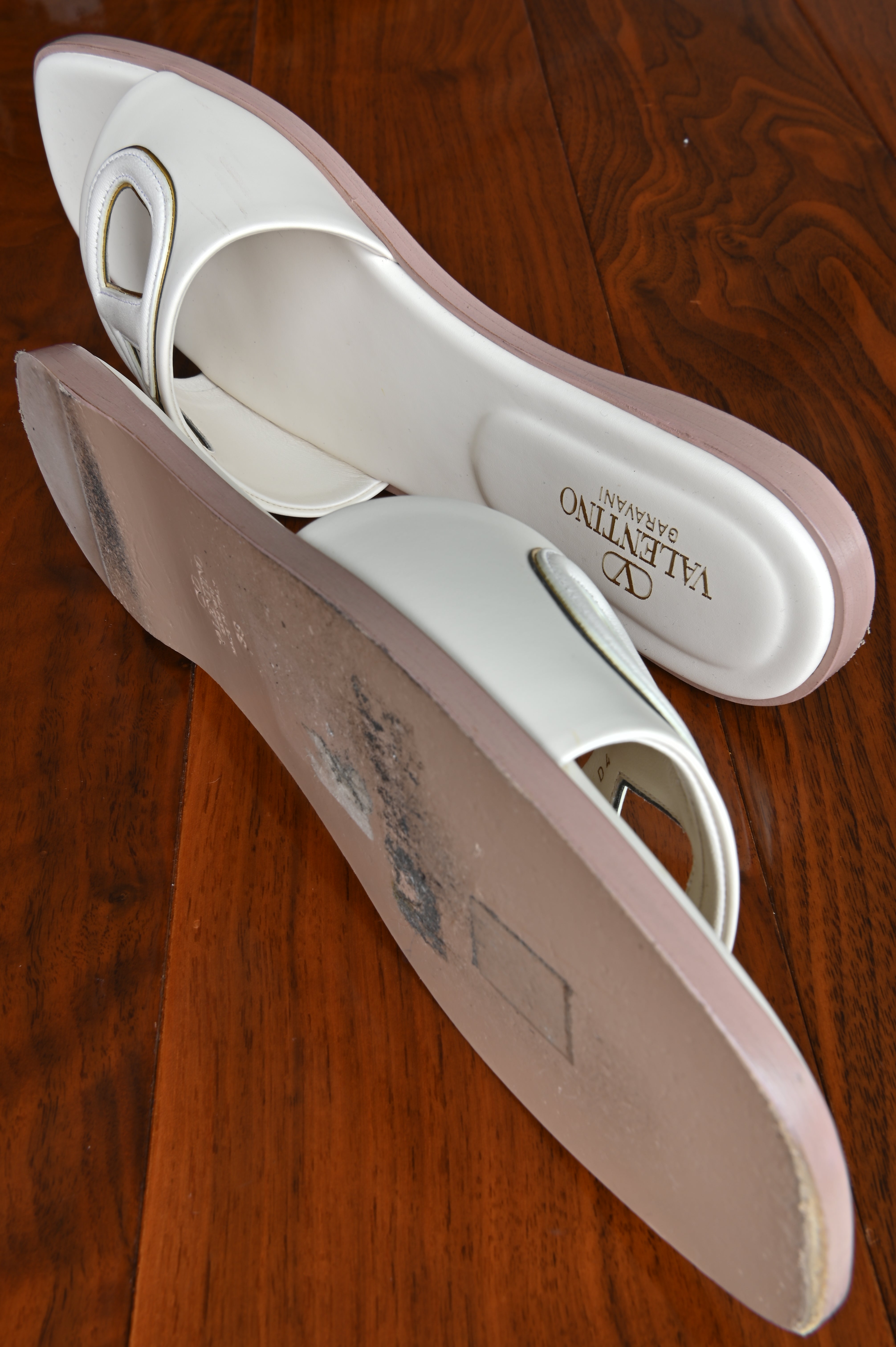 Valentino White VLogo Flats