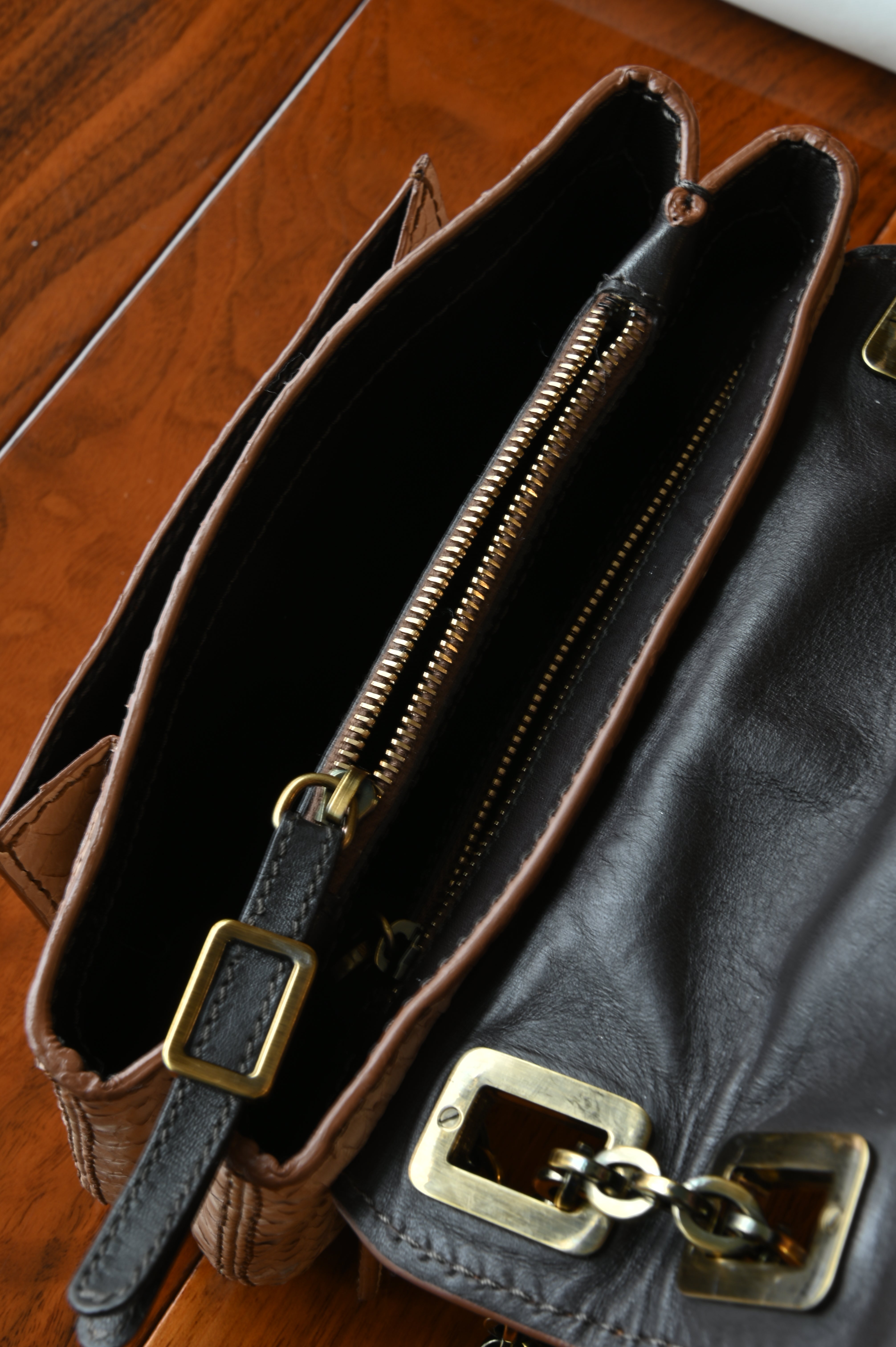 Roger Vivier Beige Python Leather Shoulder Bag