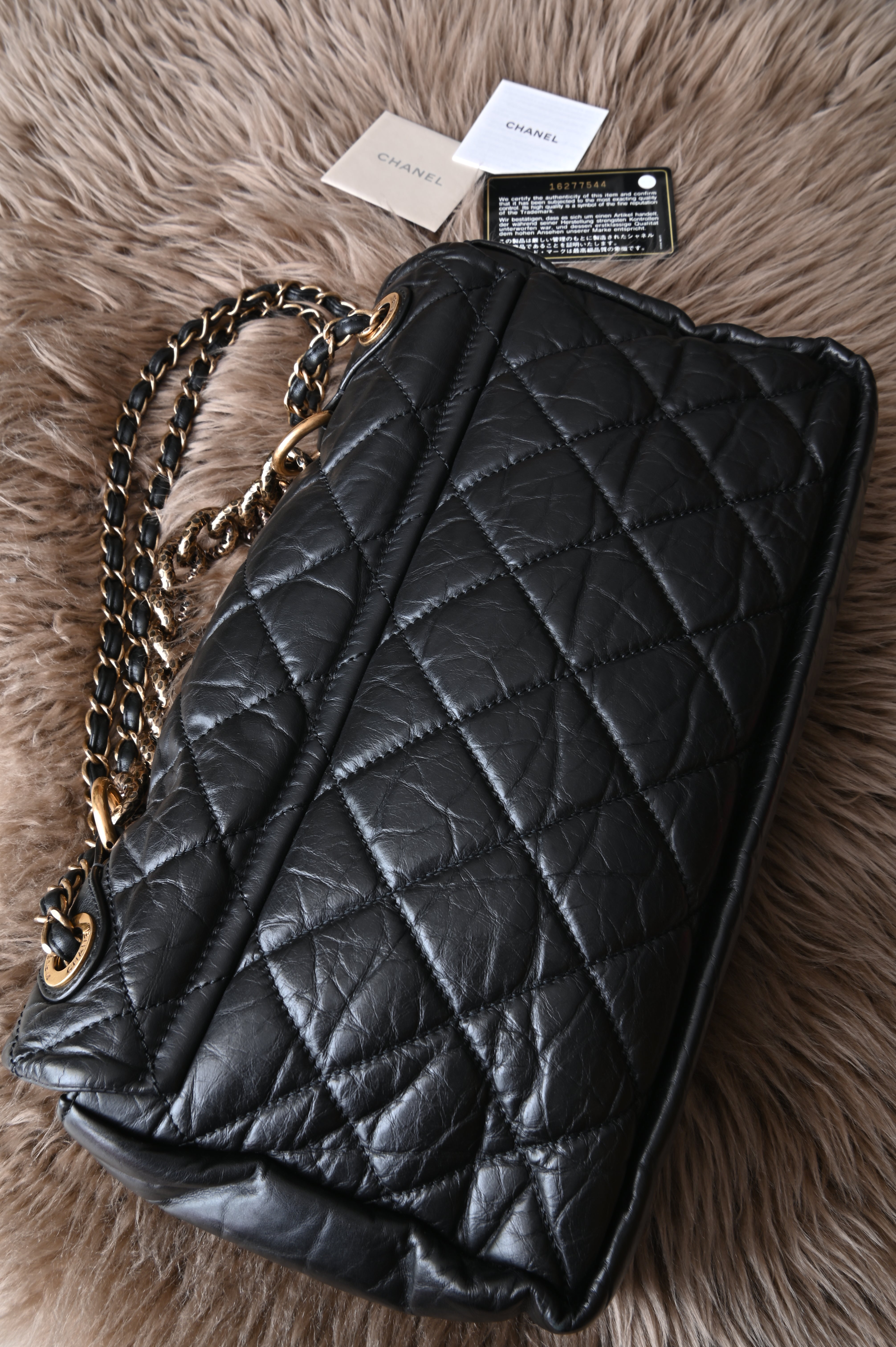 Chanel Quilted bag in black and gold hardware