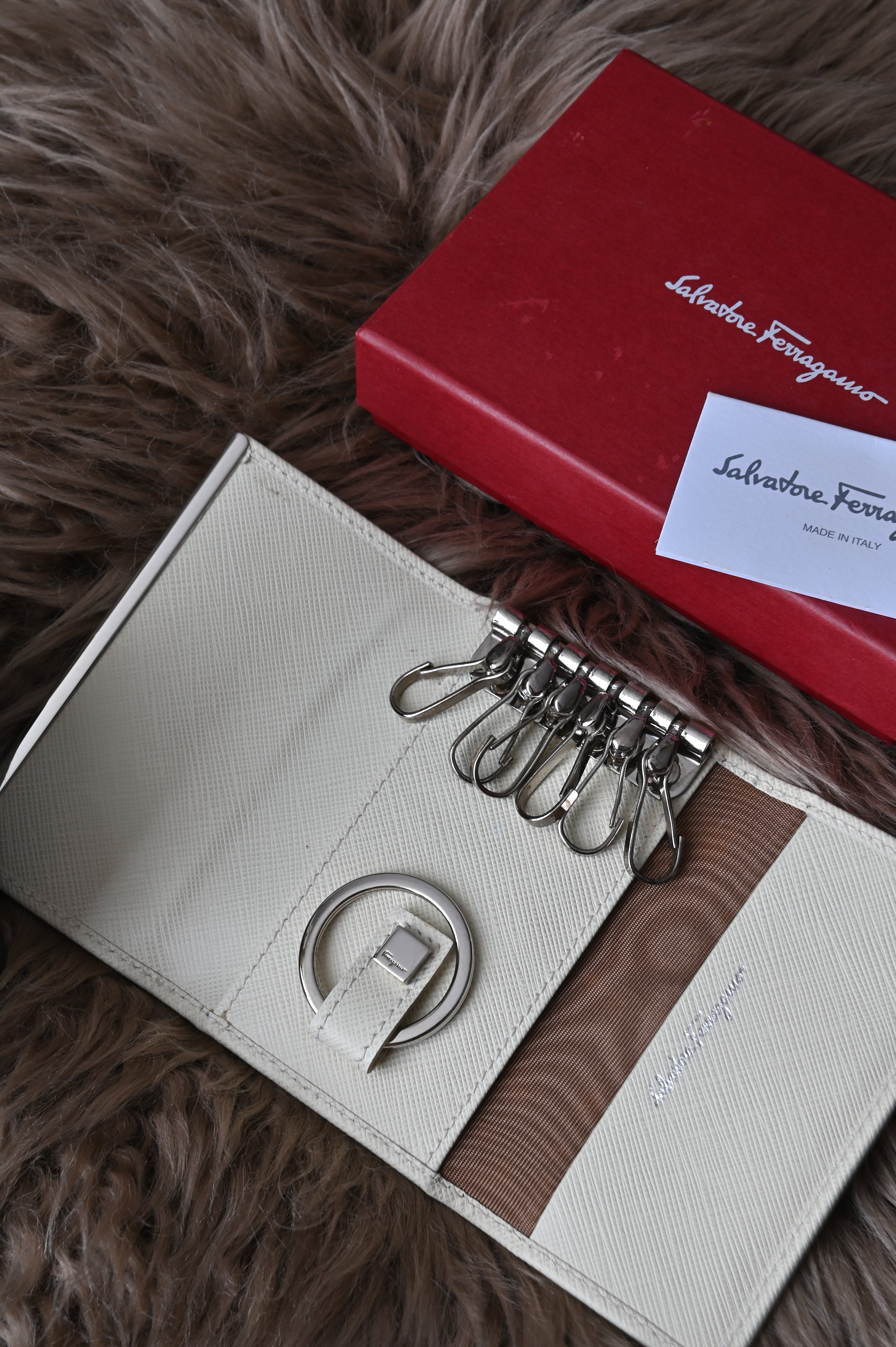 Salvatore Ferragamo Keyholder in cream white