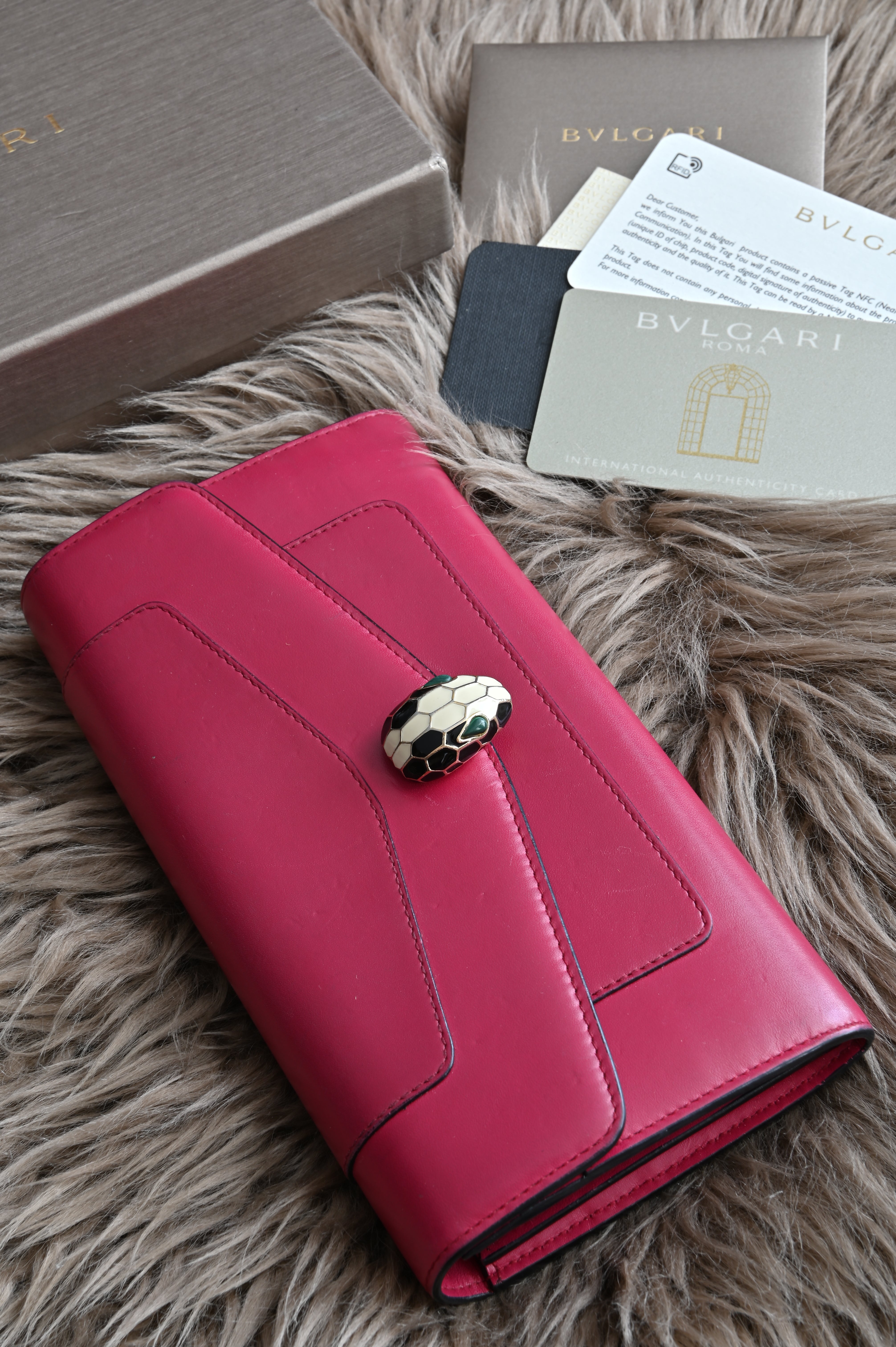 Bvlgari Serpenti long wallet in pink