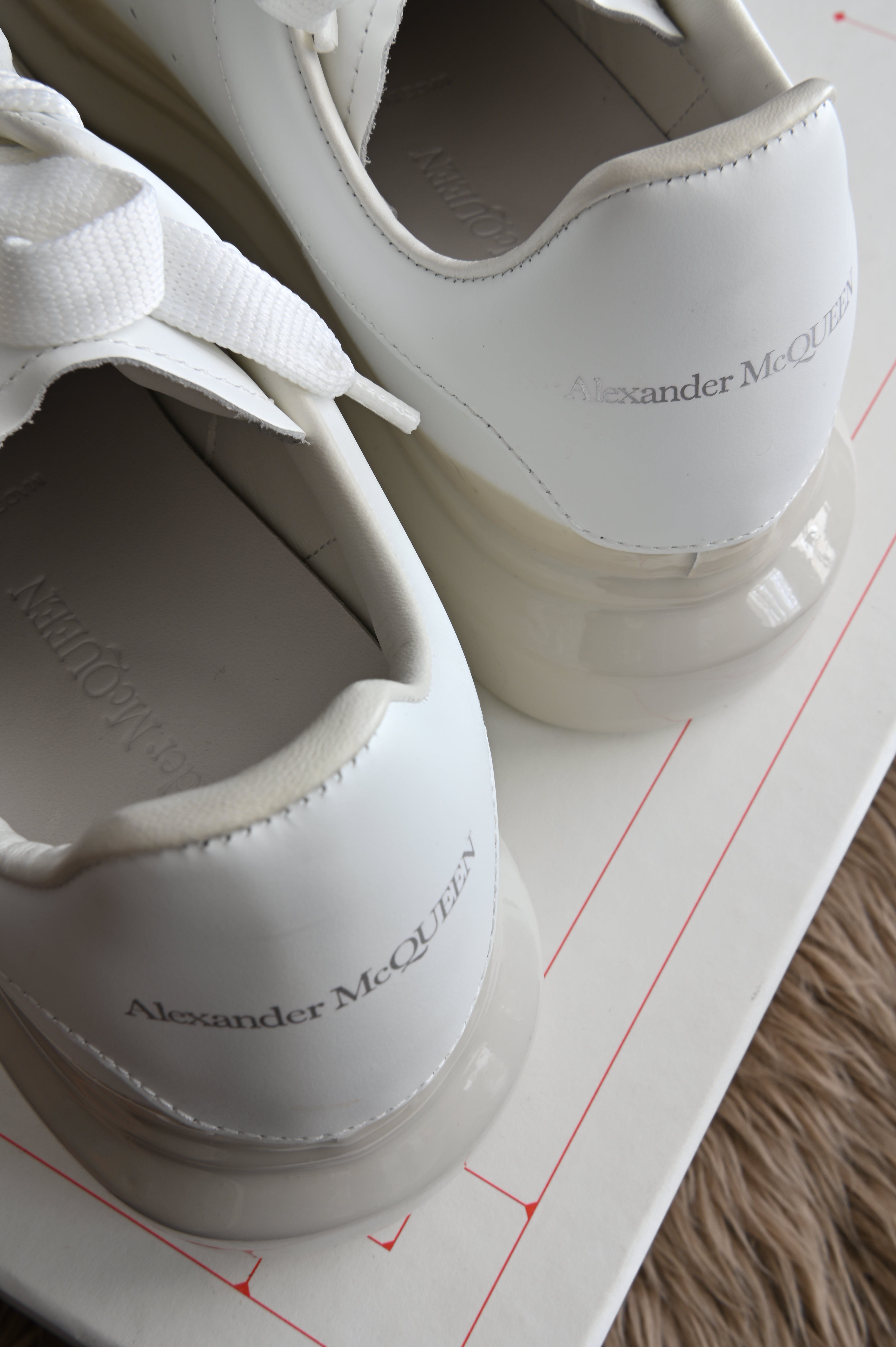 Alexander McQueen Oversized sneakers in white