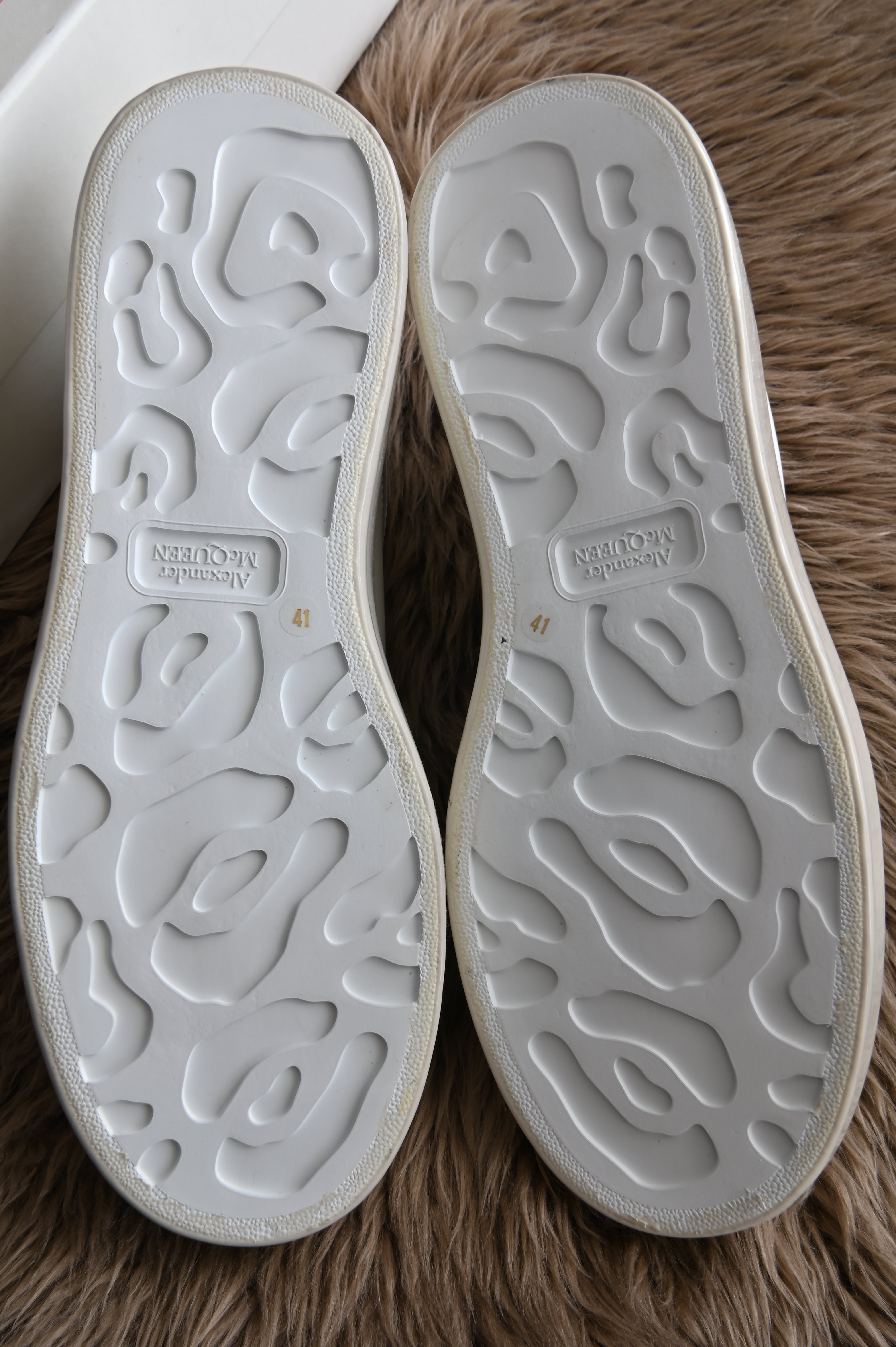 Alexander McQueen Oversized sneakers in white