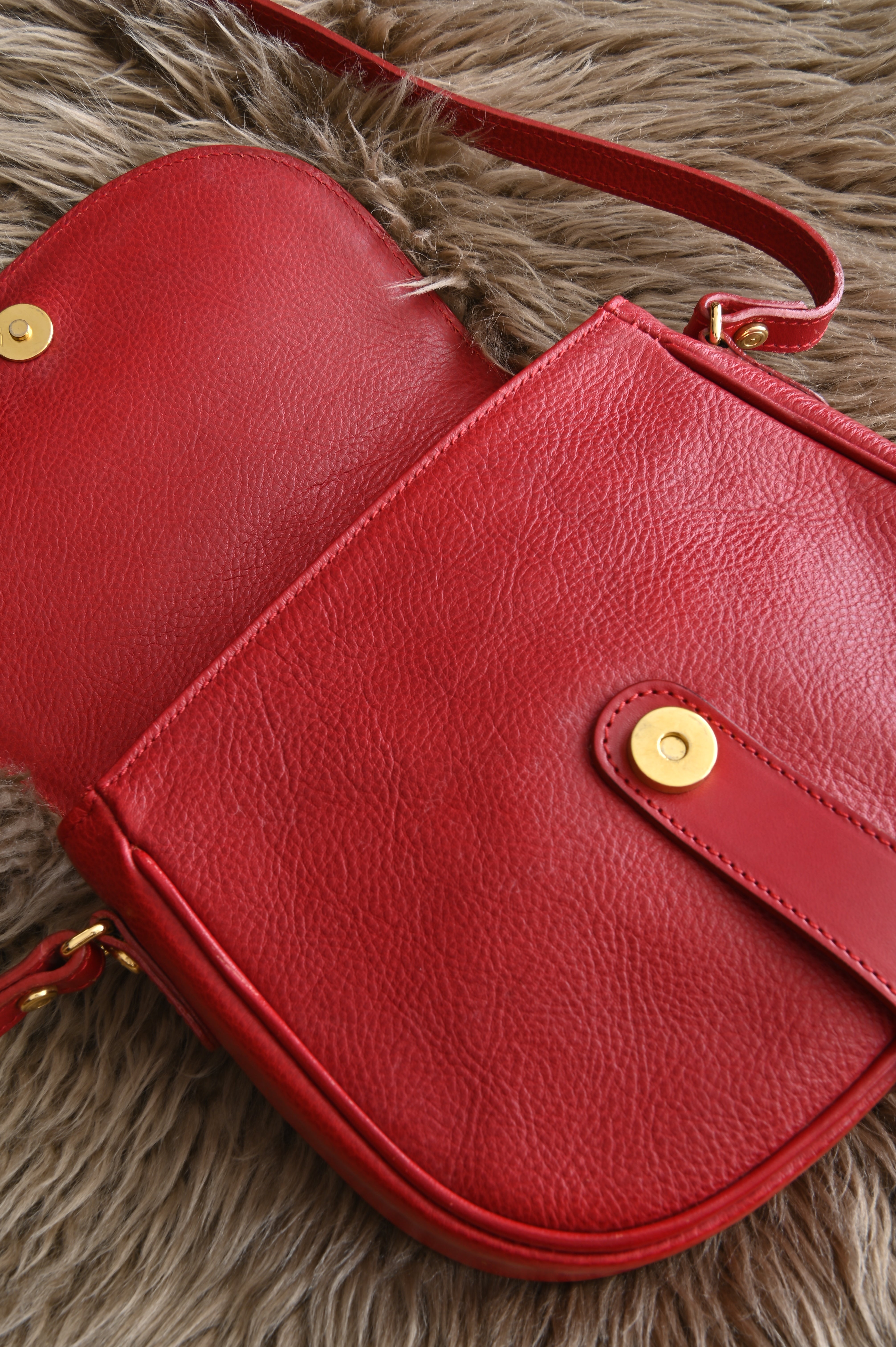 Bally Vintage Crossbody woven flap bag in red