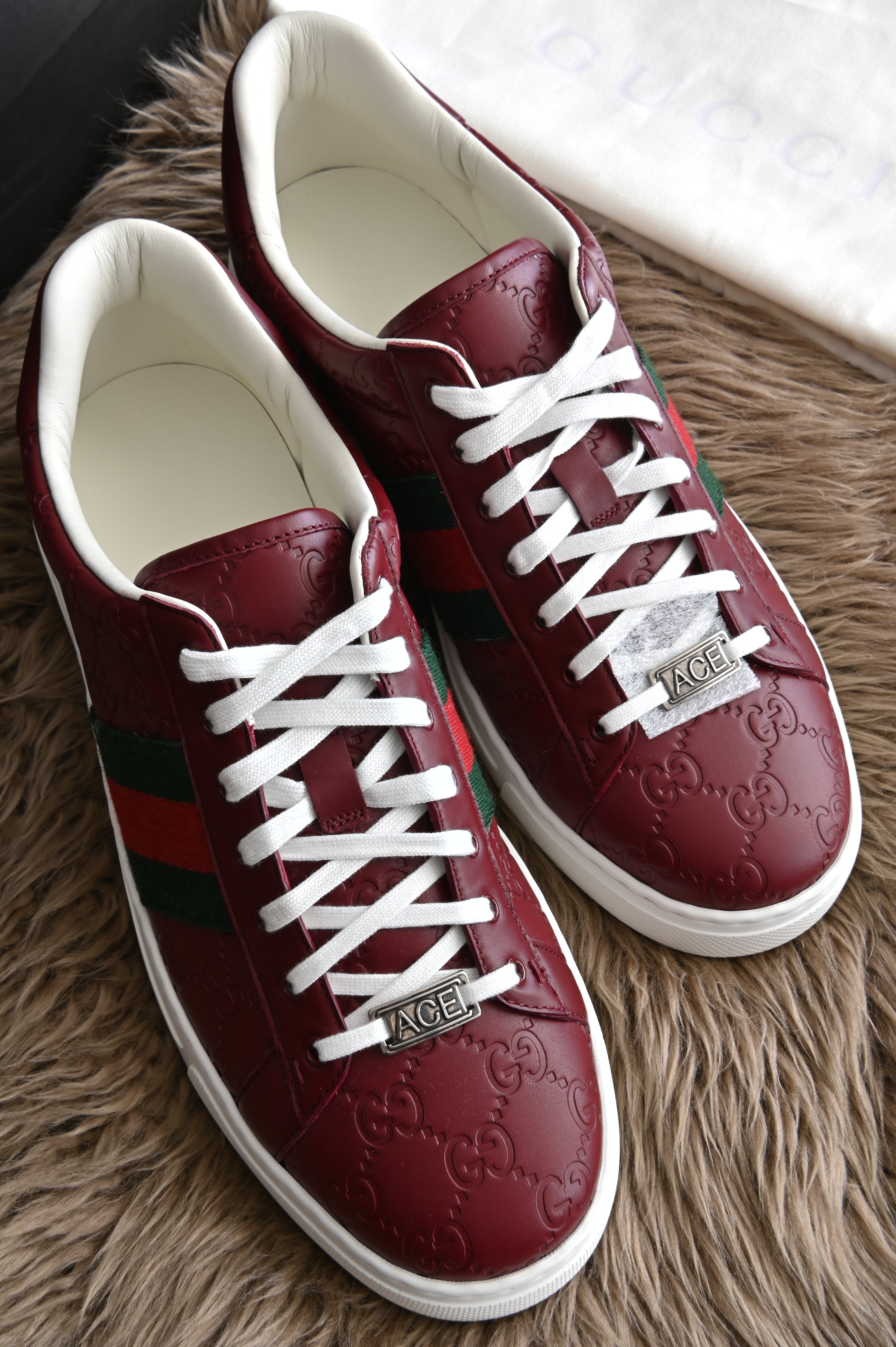Gucci ACE Sneakers in Burgundy