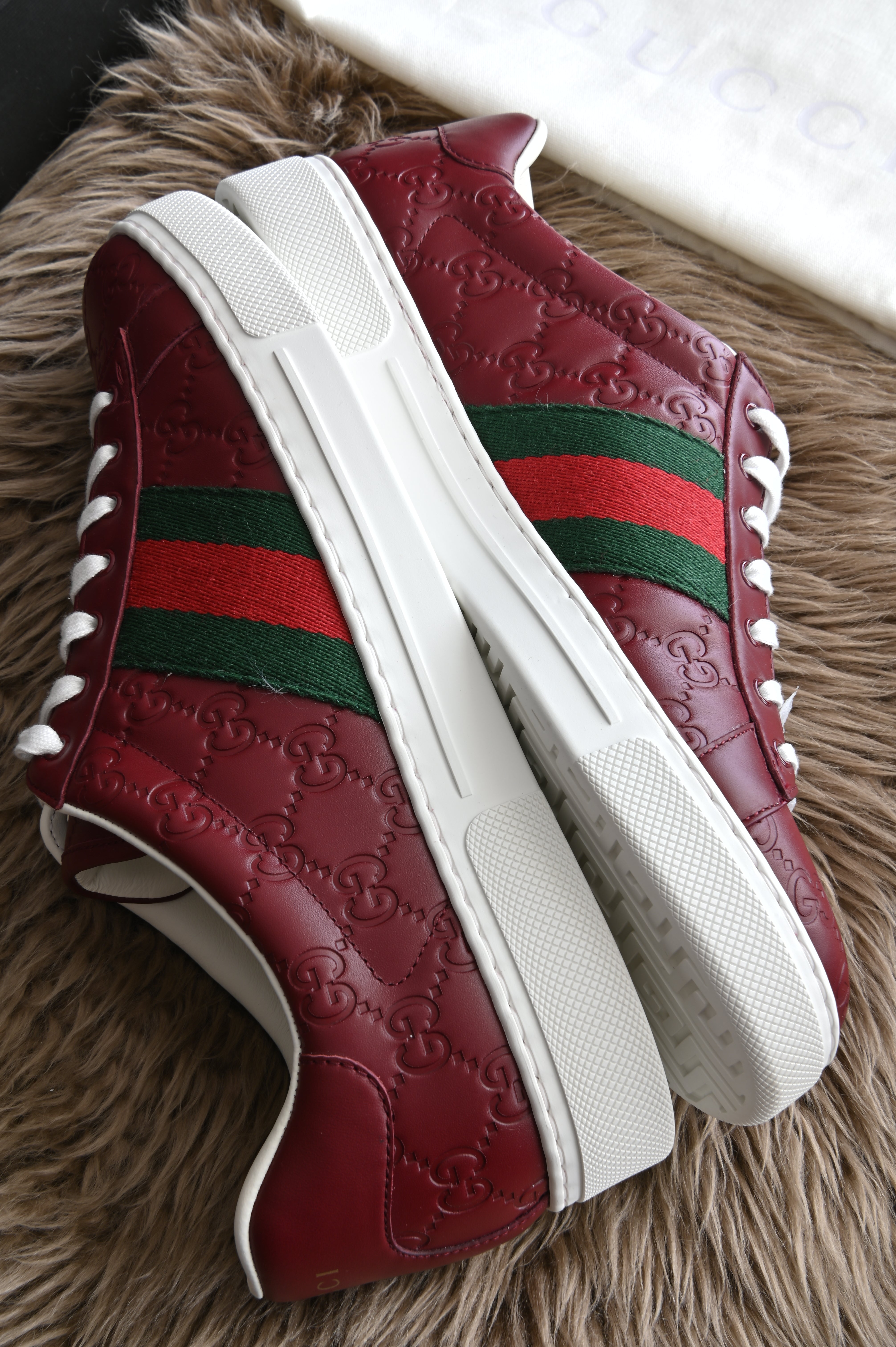 Gucci ACE Sneakers in Burgundy