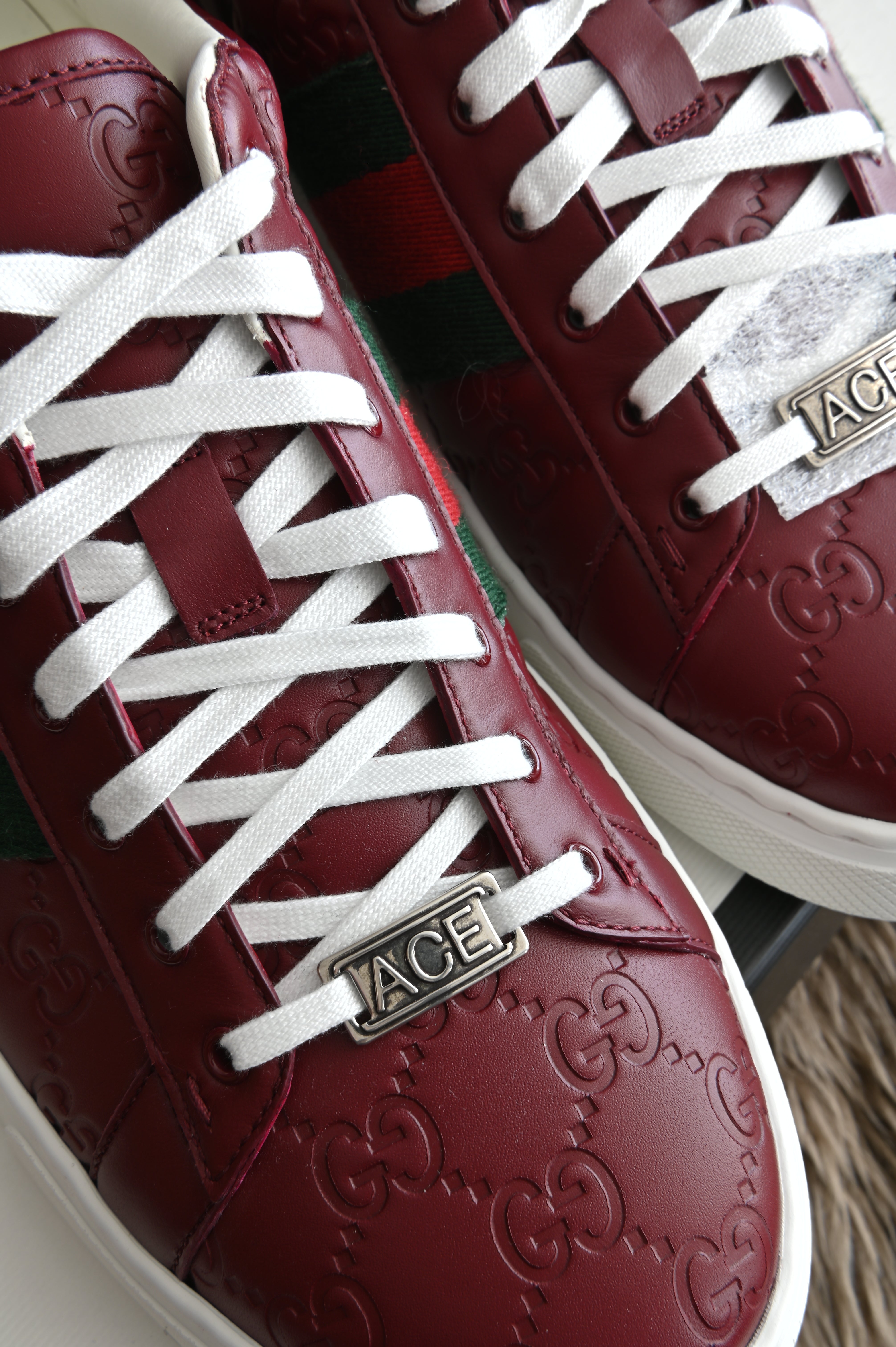 Gucci ACE Sneakers in Burgundy