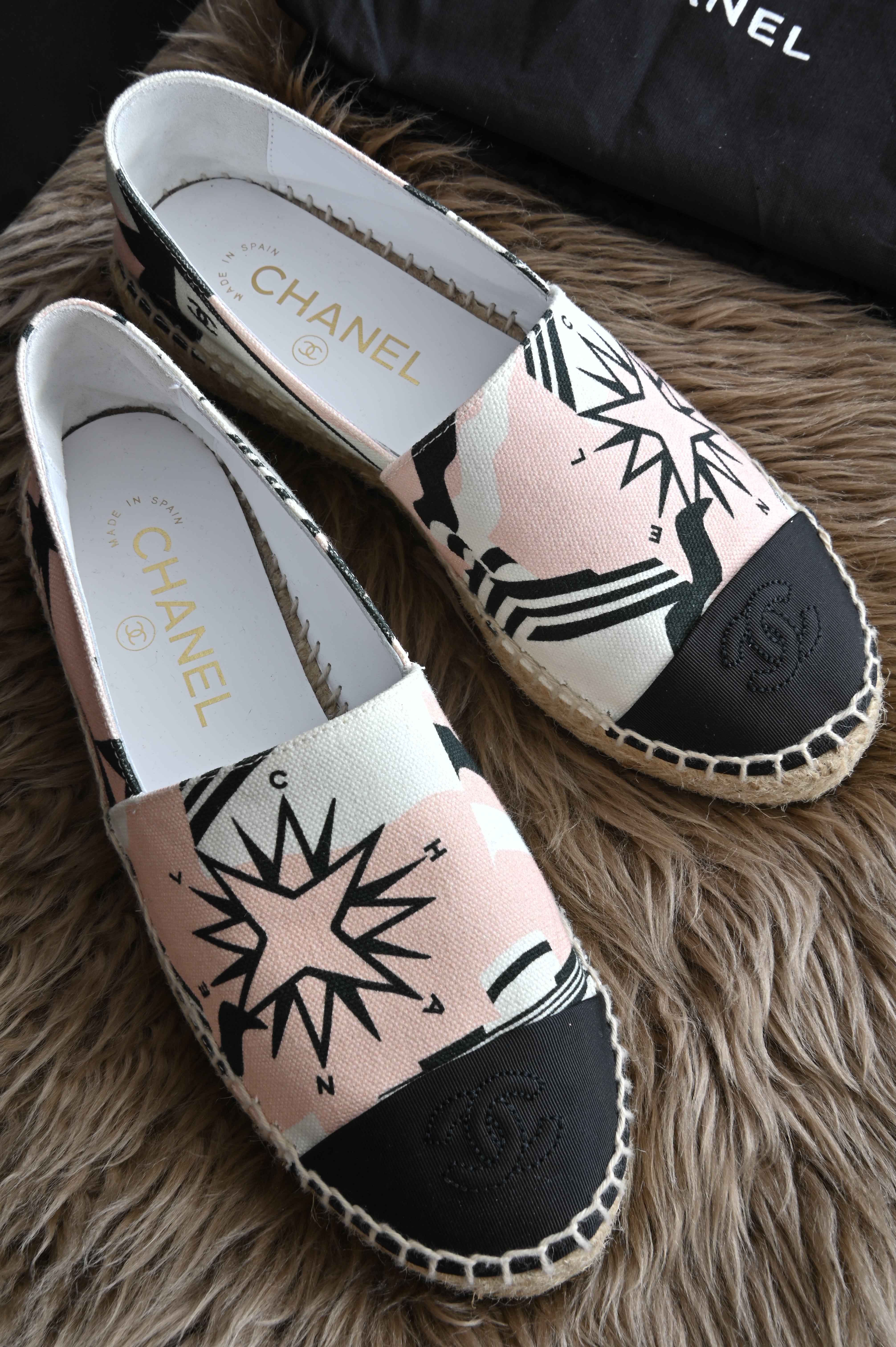 Chanel Espadrilles in light pink canvas with star print