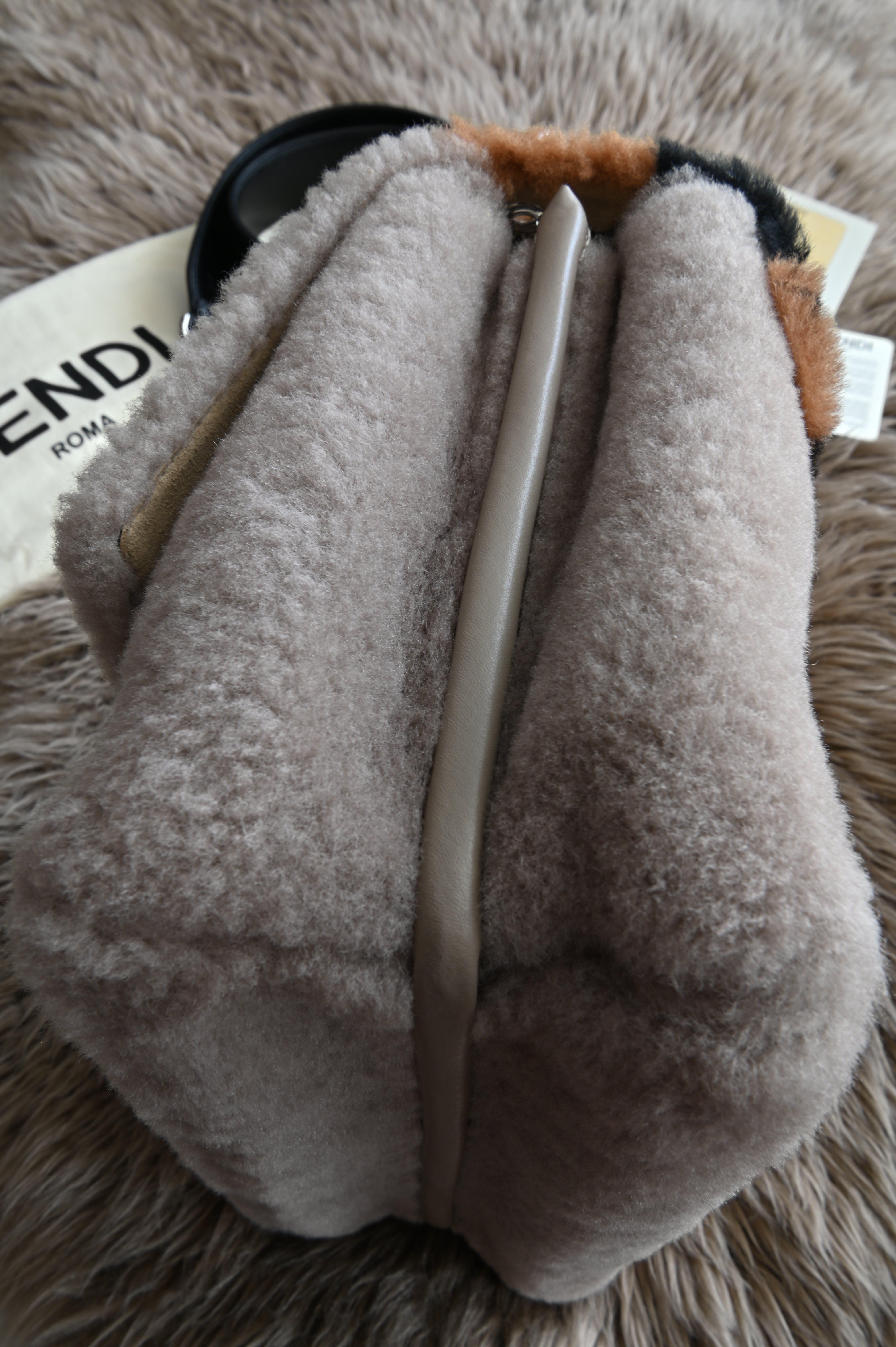 Fendi Shearling Medium Forever Kan I shoulder bag