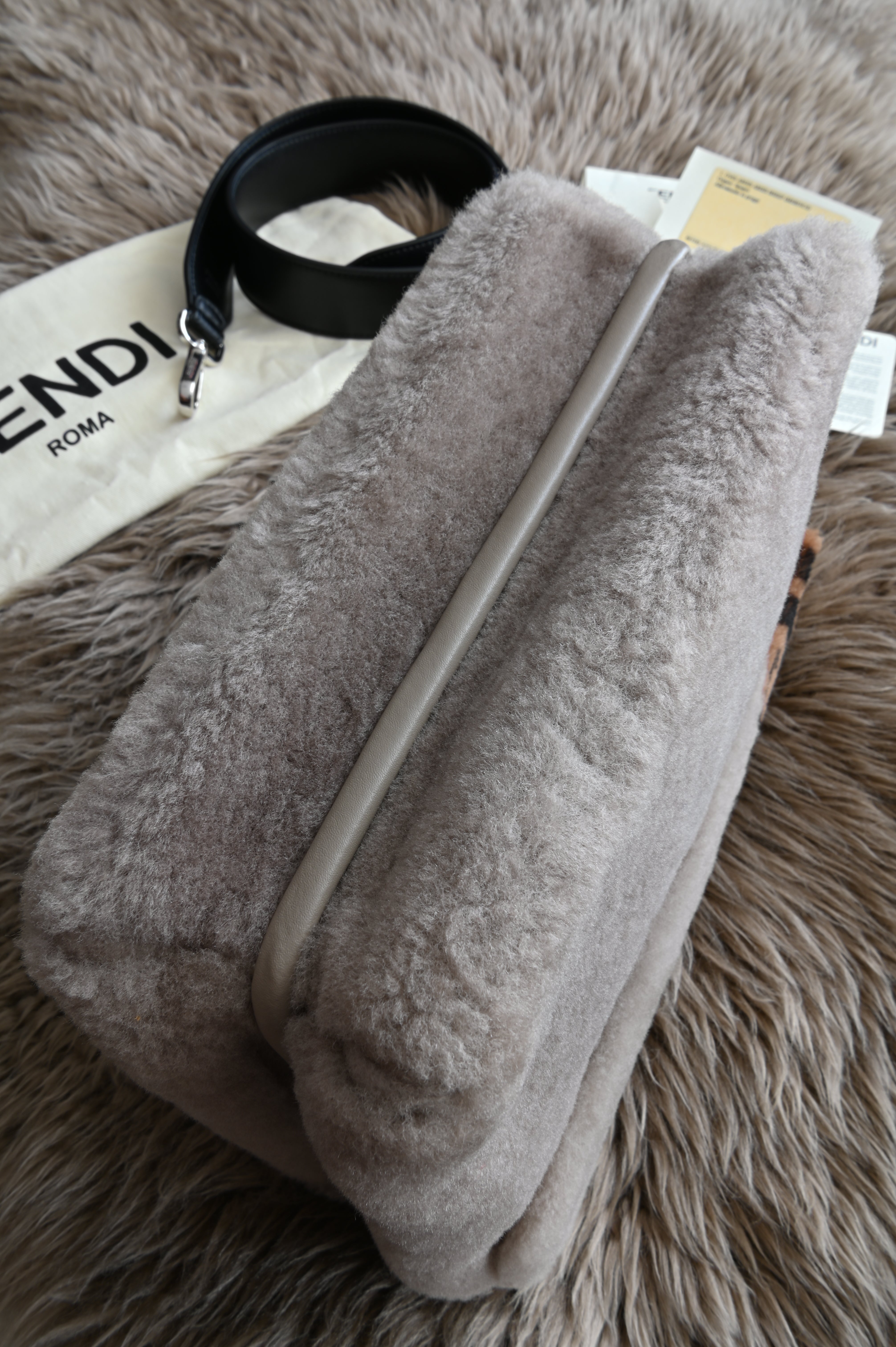 Fendi Shearling Medium Forever Kan I shoulder bag