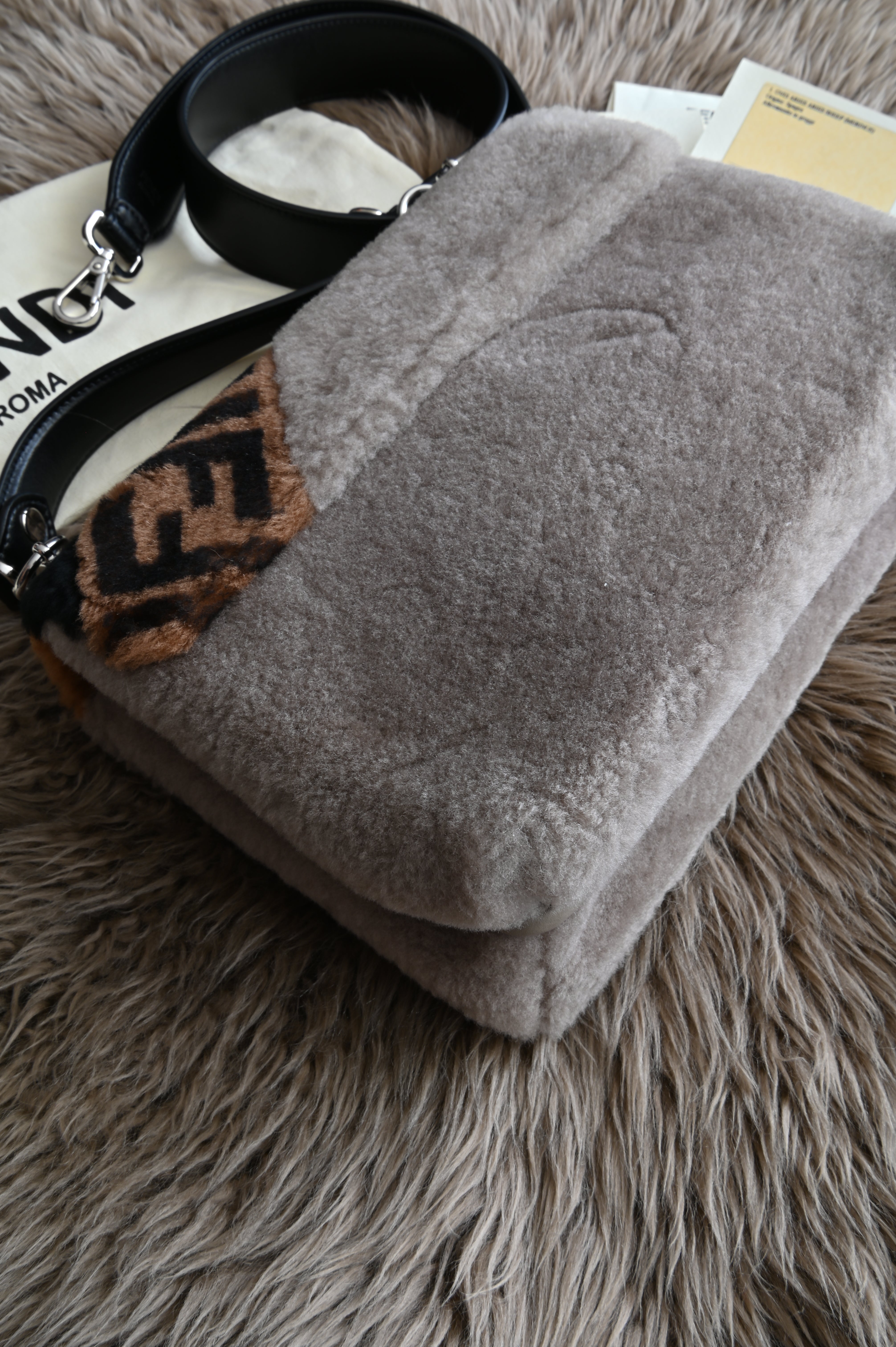 Fendi Shearling Medium Forever Kan I shoulder bag