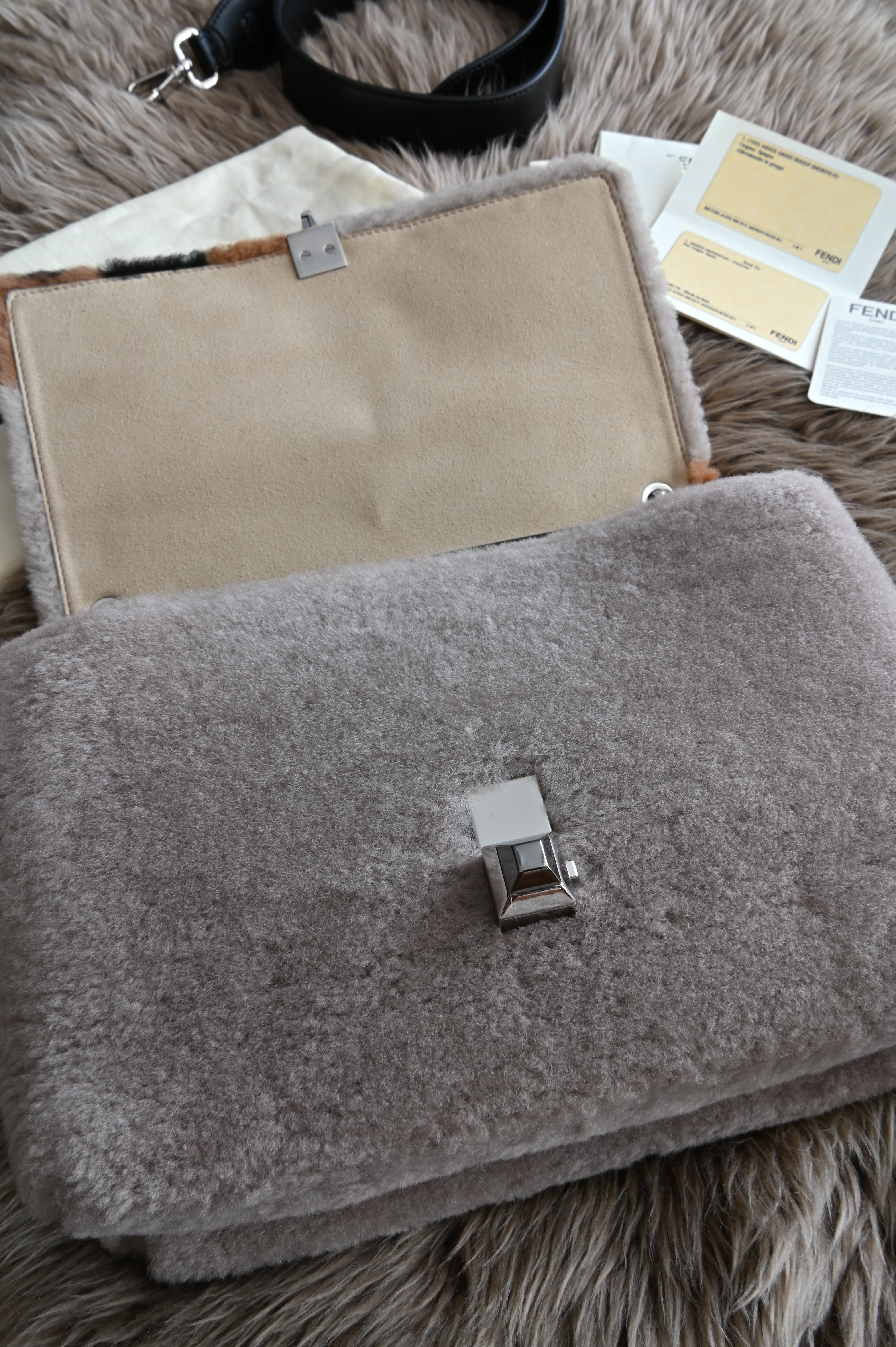 Fendi Shearling Medium Forever Kan I shoulder bag