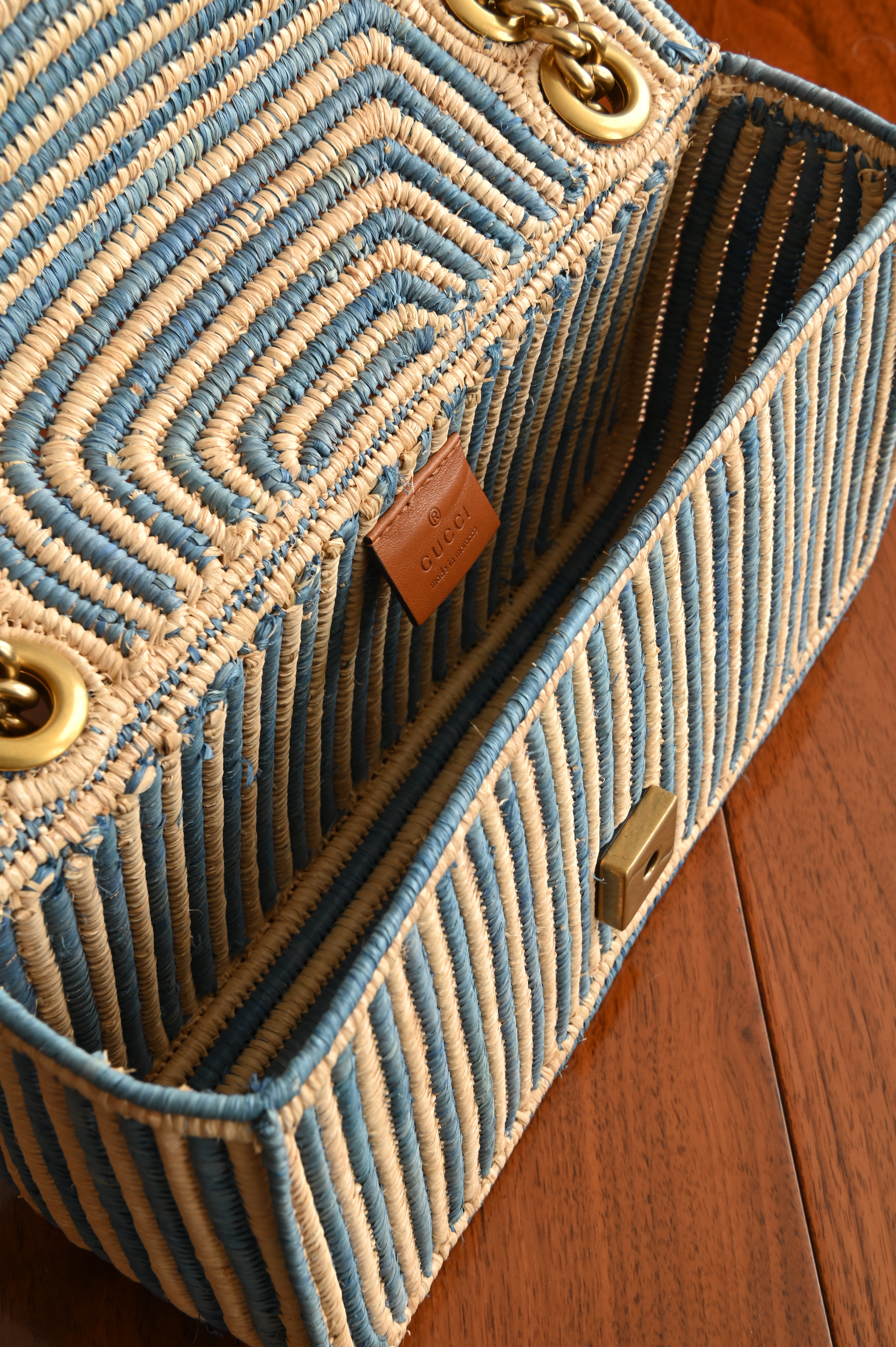 Gucci Marmont Small Shoulder Bag in blue Tan woven raffia Gold