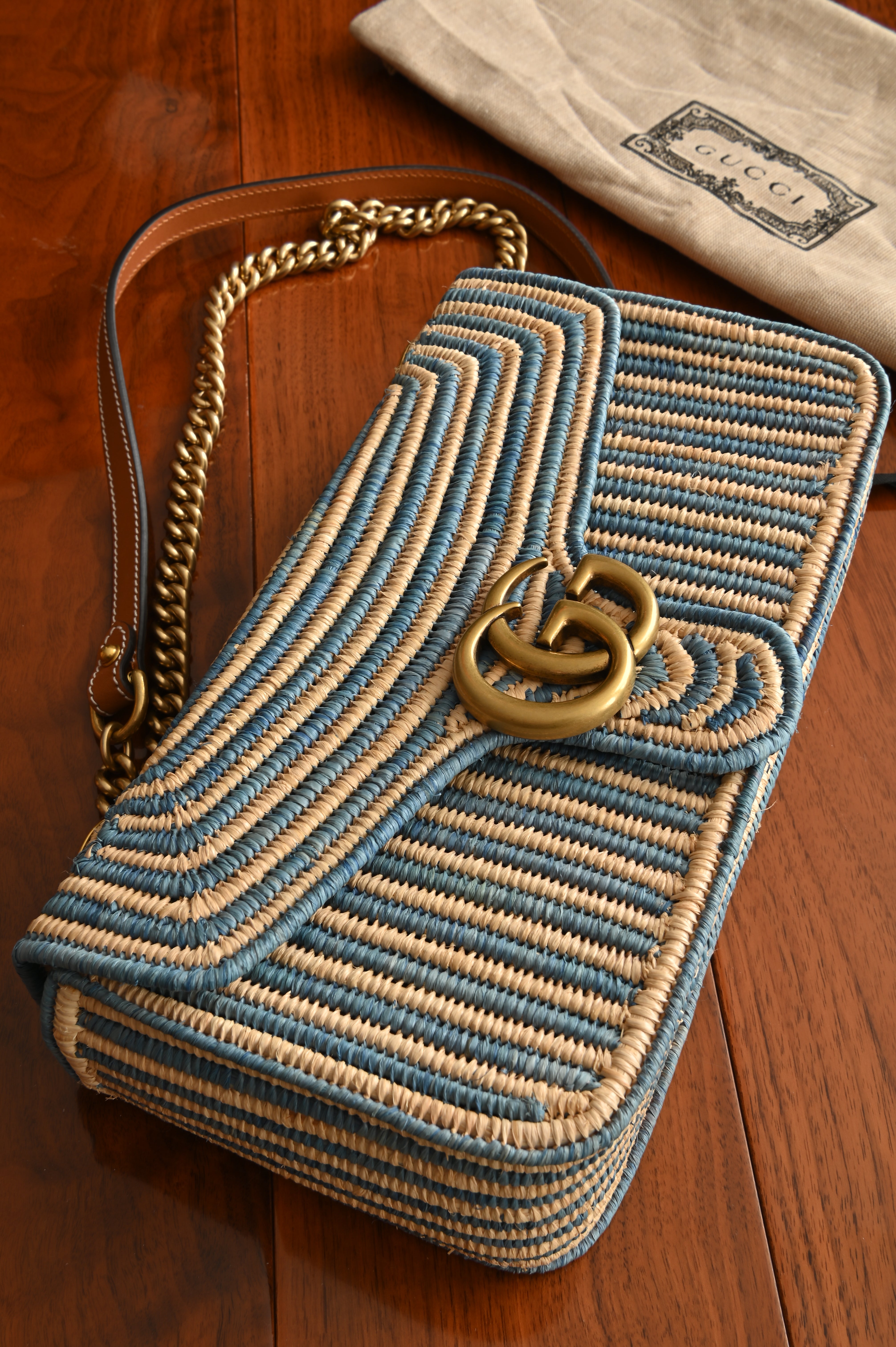 Gucci Marmont Small Shoulder Bag in blue Tan woven raffia Gold