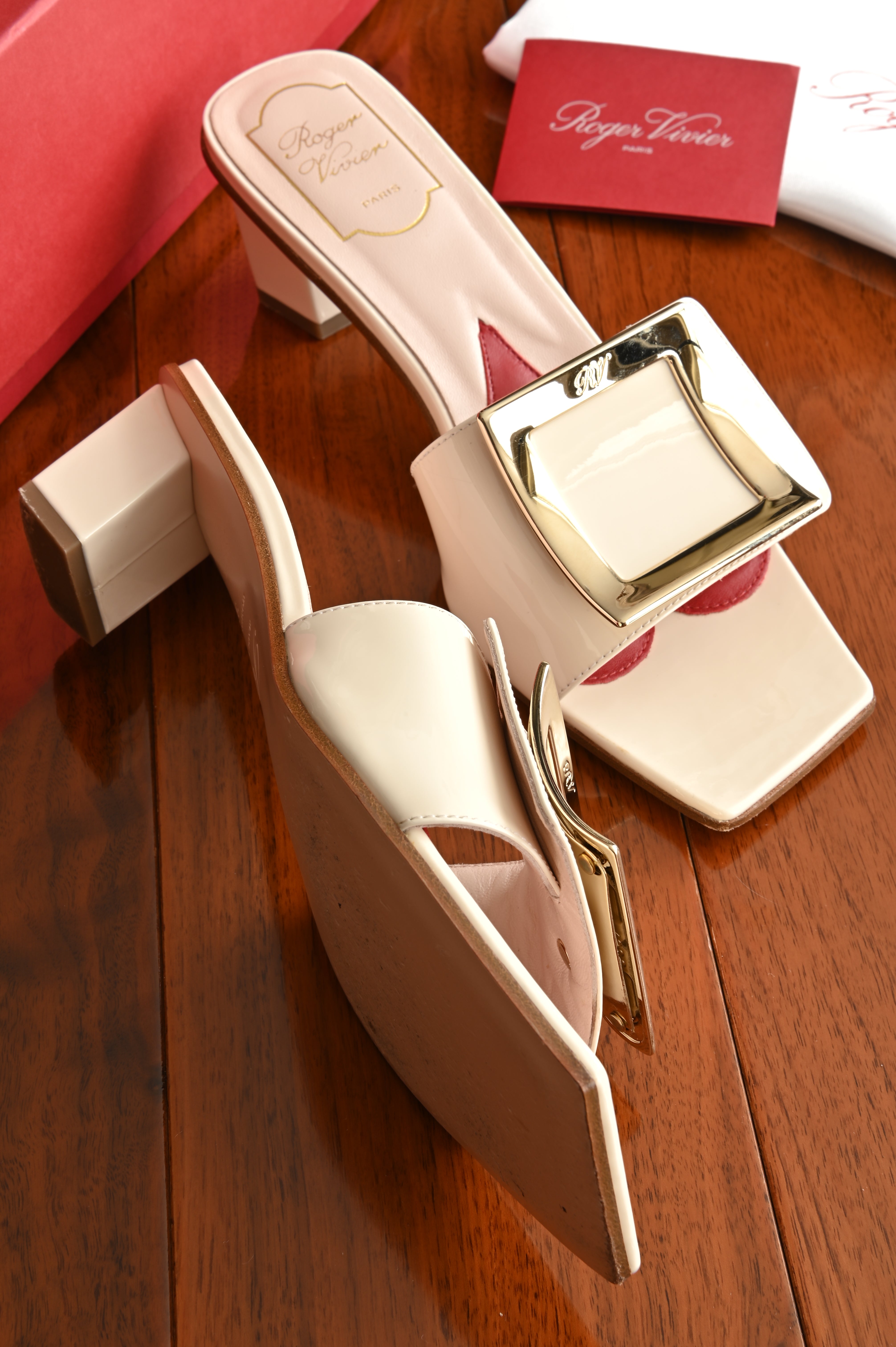 Roger Vivier Love metal Buckle Mule in Patent leather