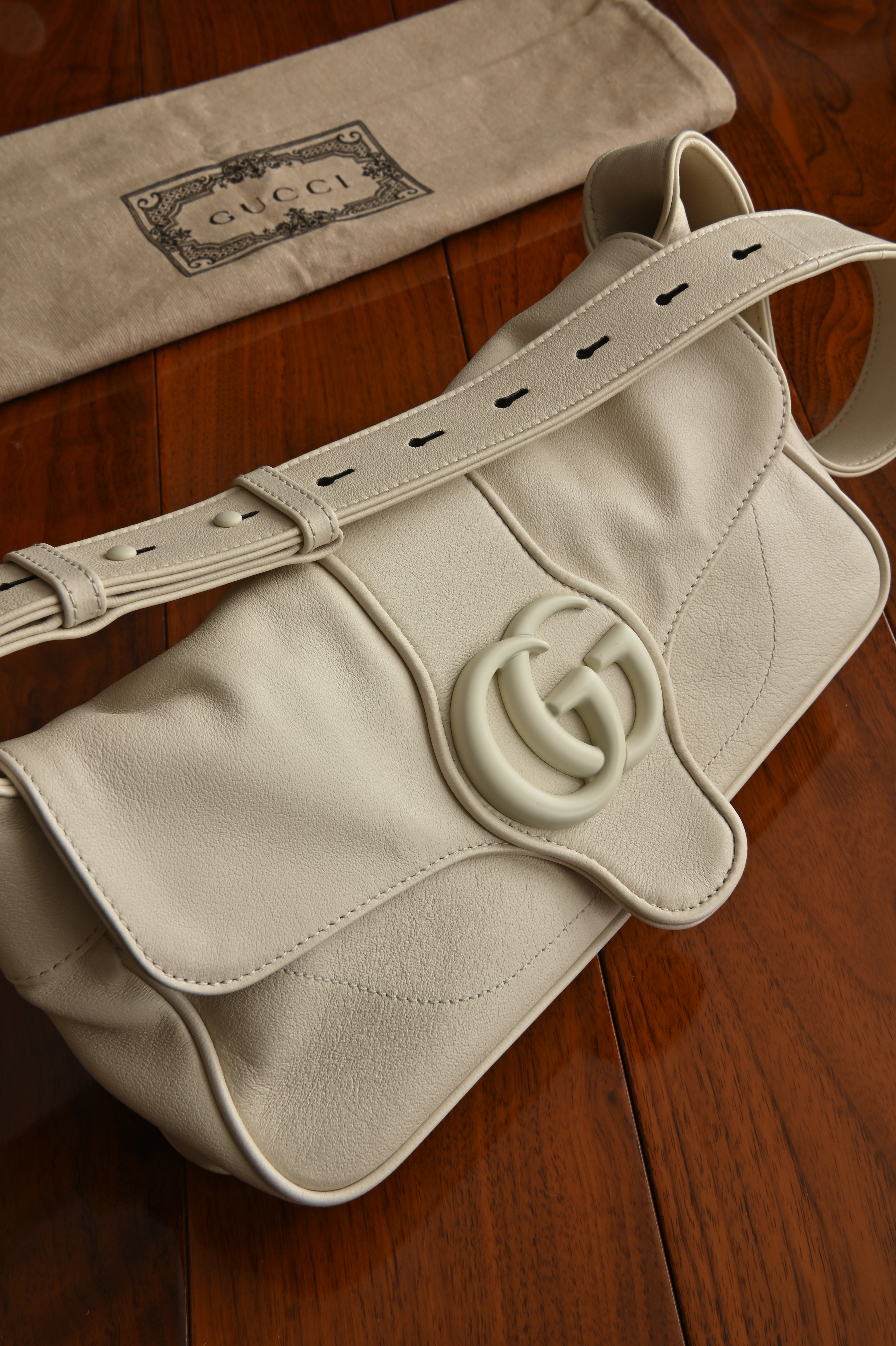Gucci Aphrodite Small Leather Shoulder Bag