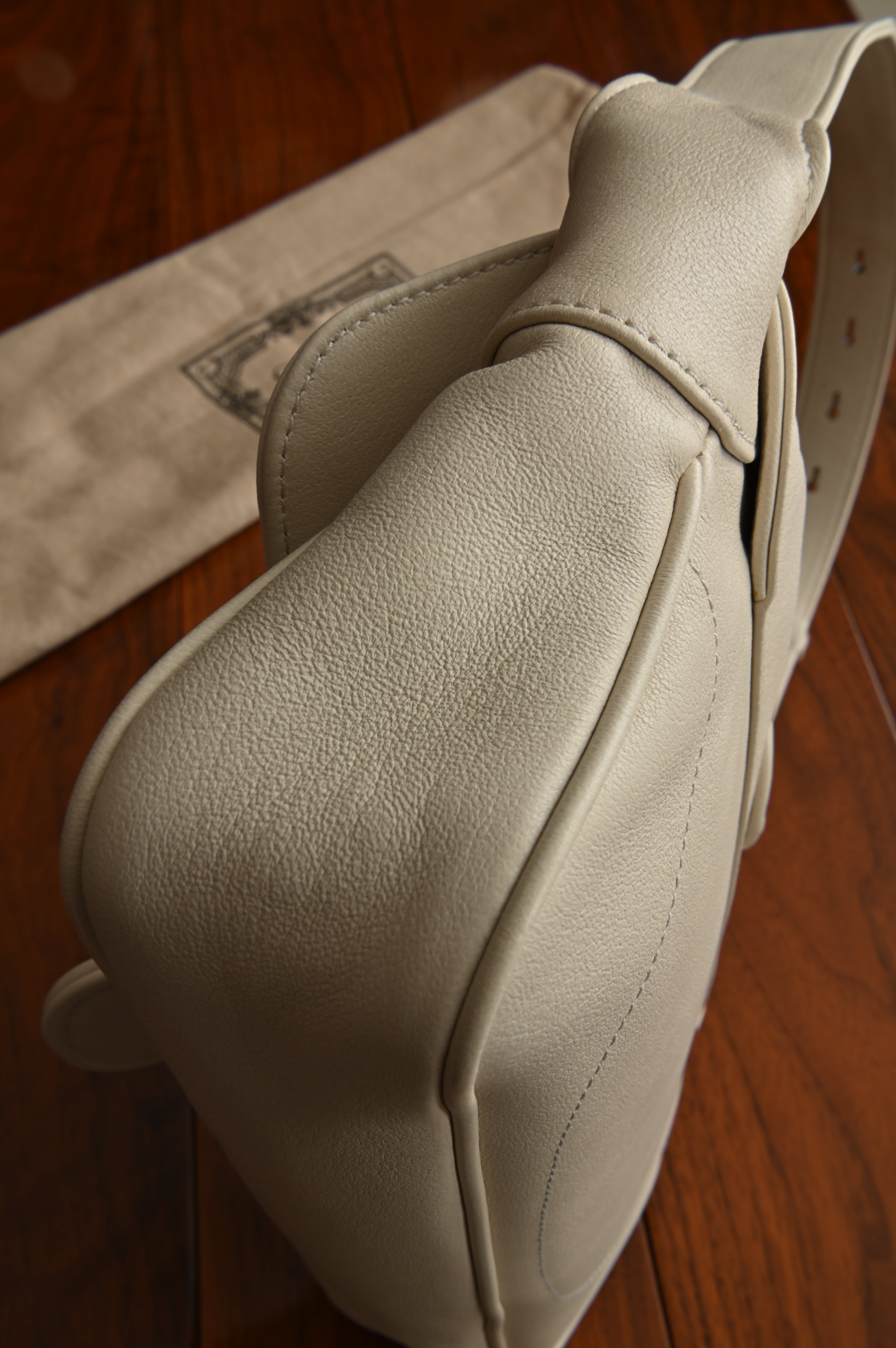 Gucci Aphrodite Small Leather Shoulder Bag