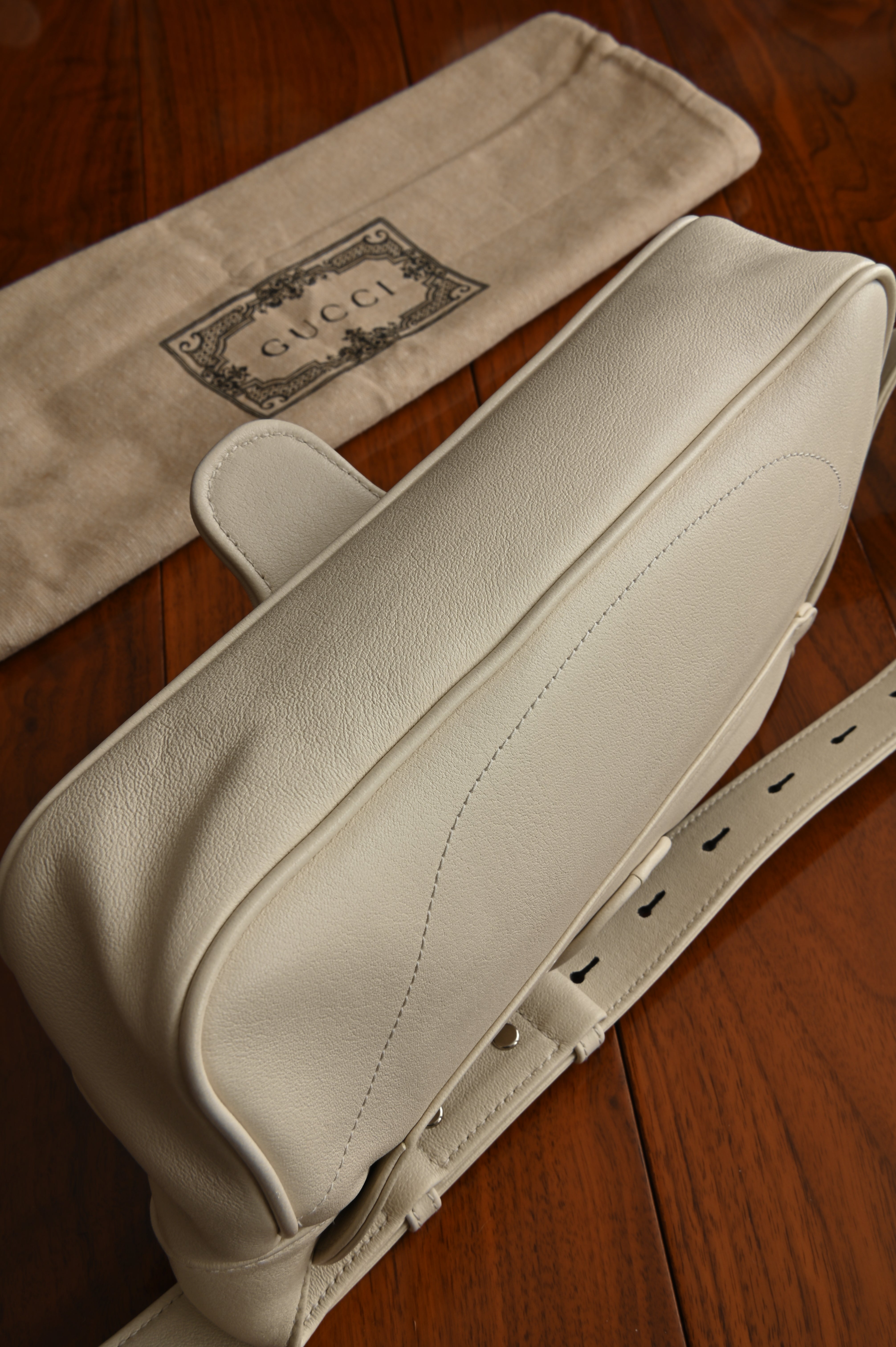 Gucci Aphrodite Small Leather Shoulder Bag