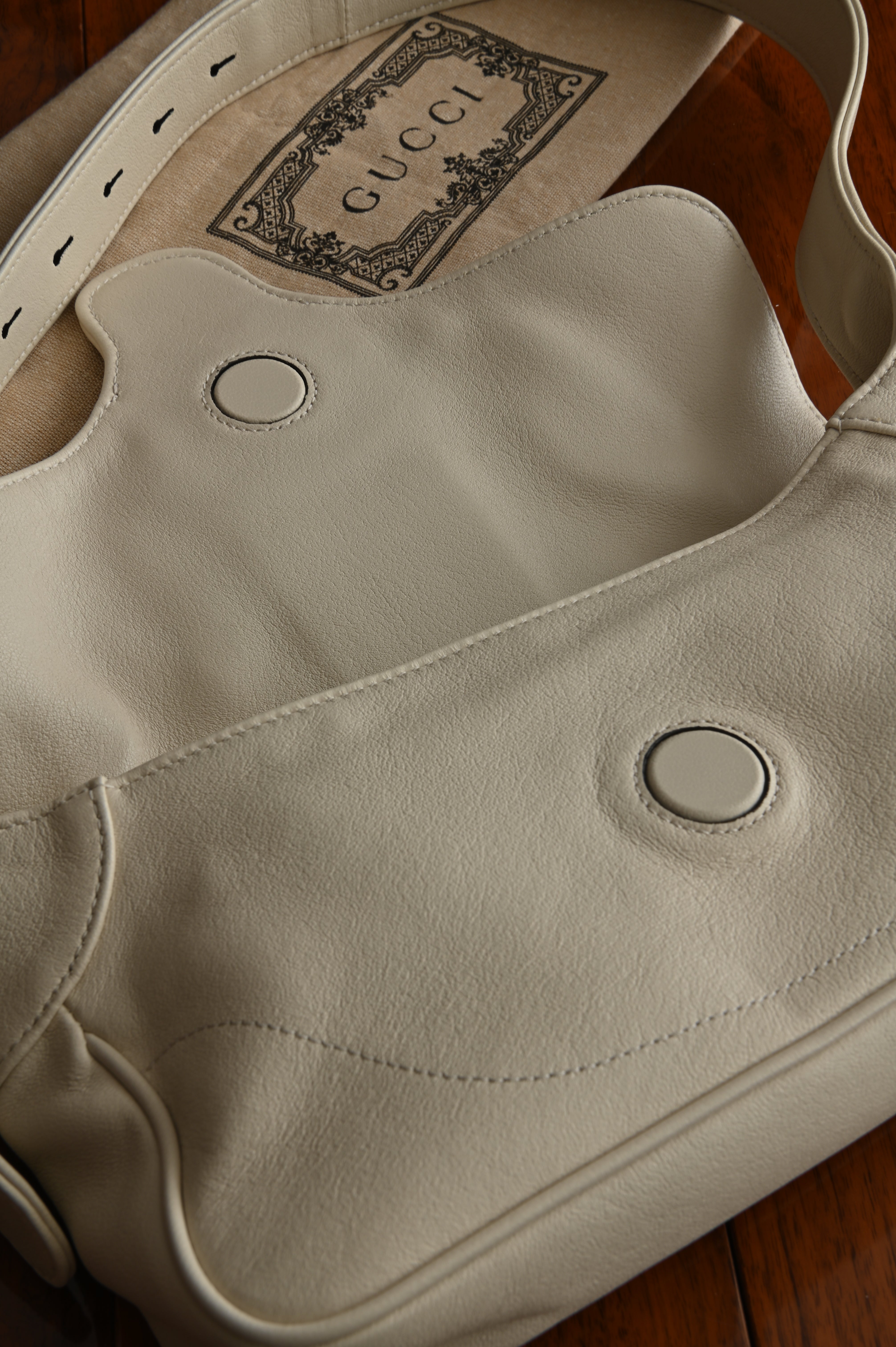 Gucci Aphrodite Small Leather Shoulder Bag