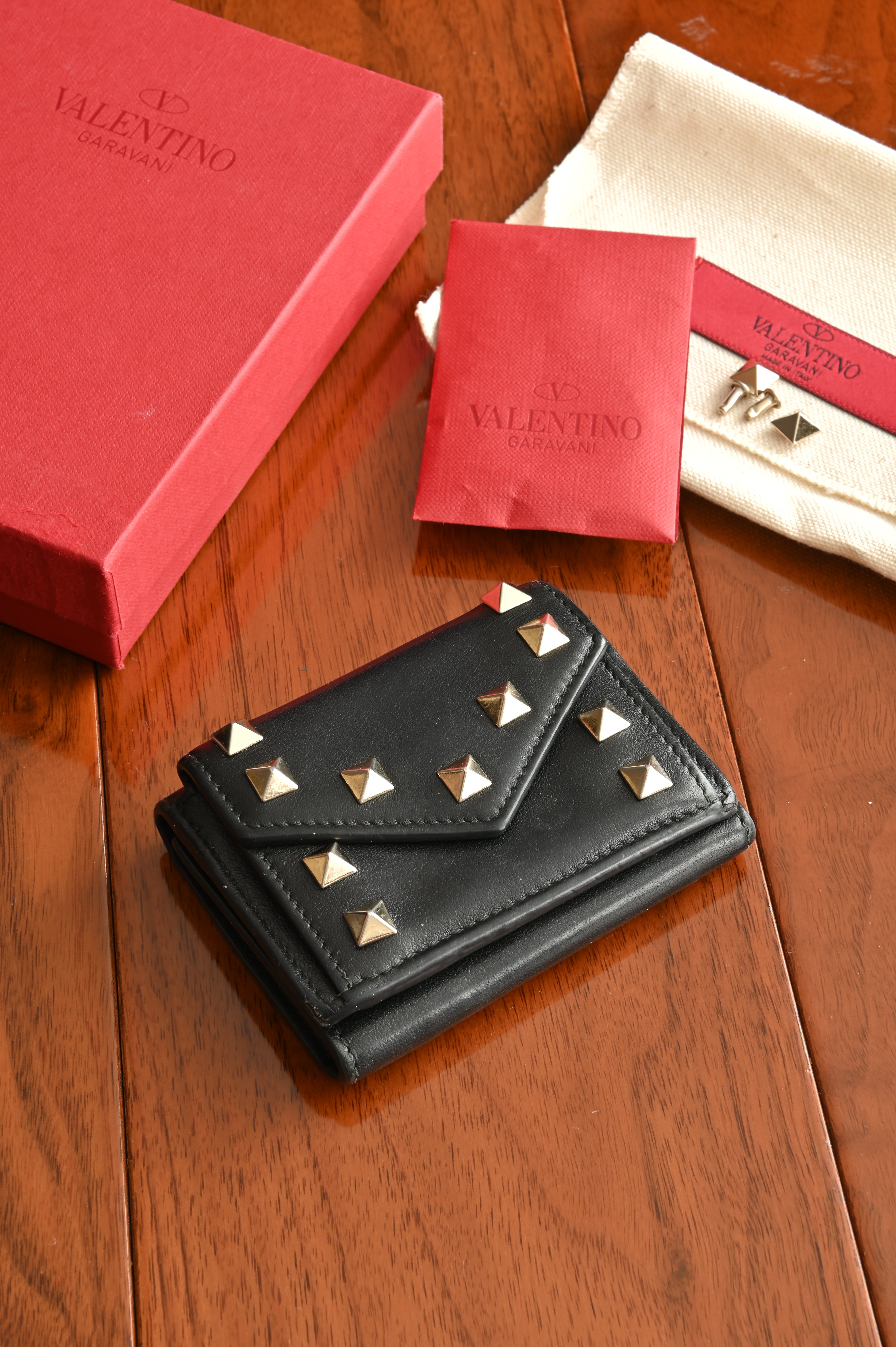 Valentino Garavani Rockstud Black Small Compact Wallet