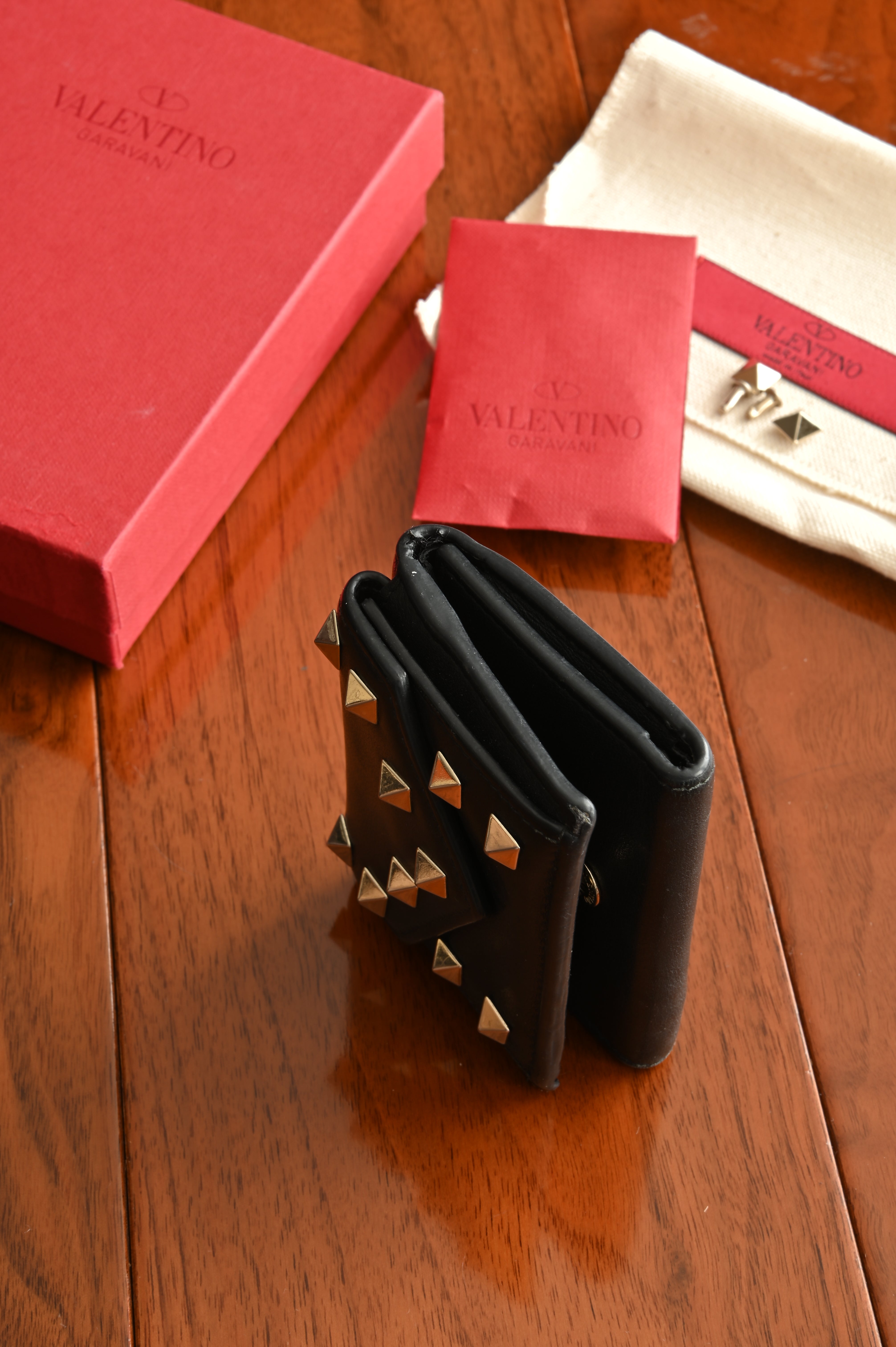 Valentino Garavani Rockstud Black Small Compact Wallet