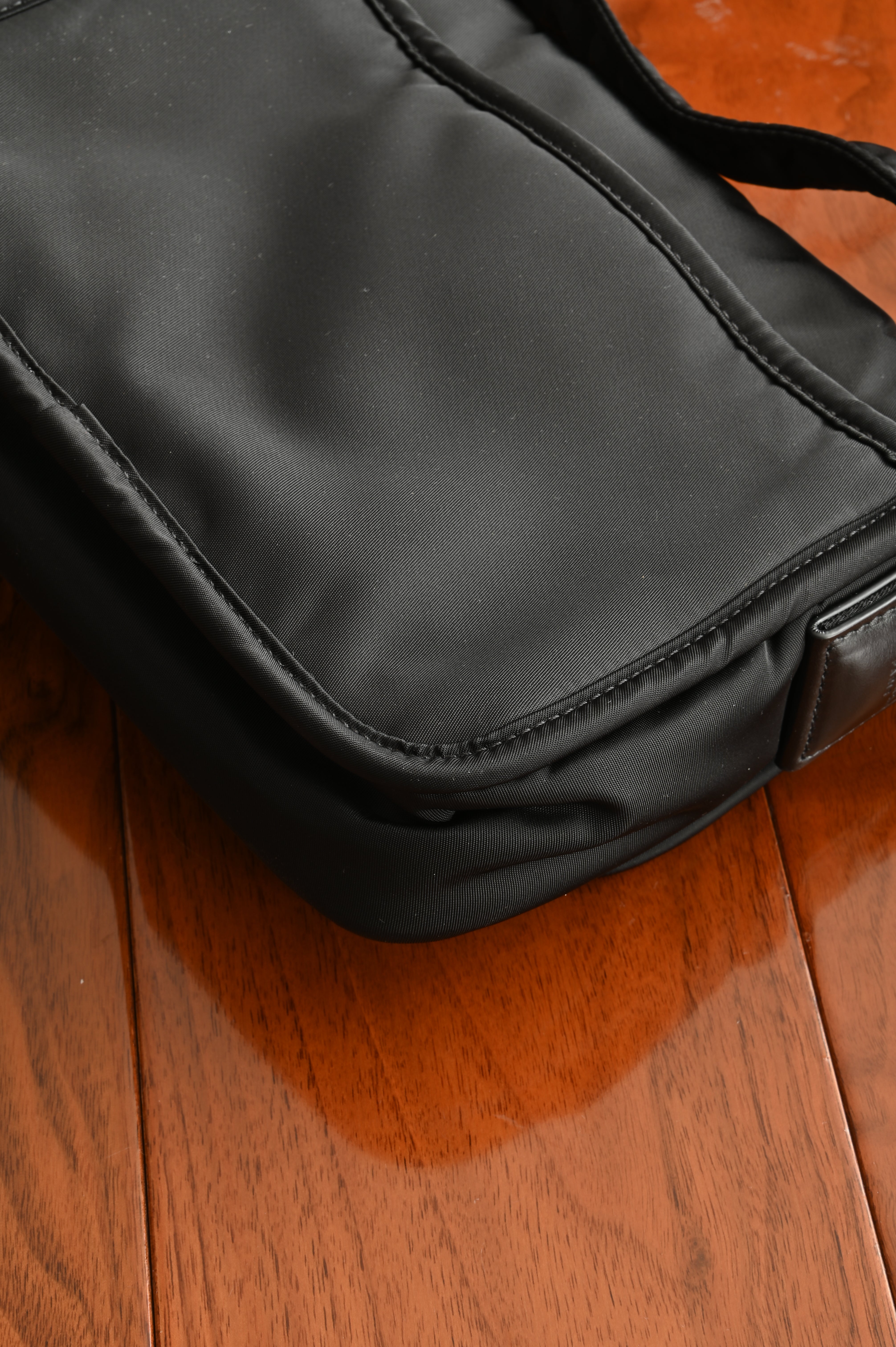 Saint Laurent Black Niki Messenger Bag