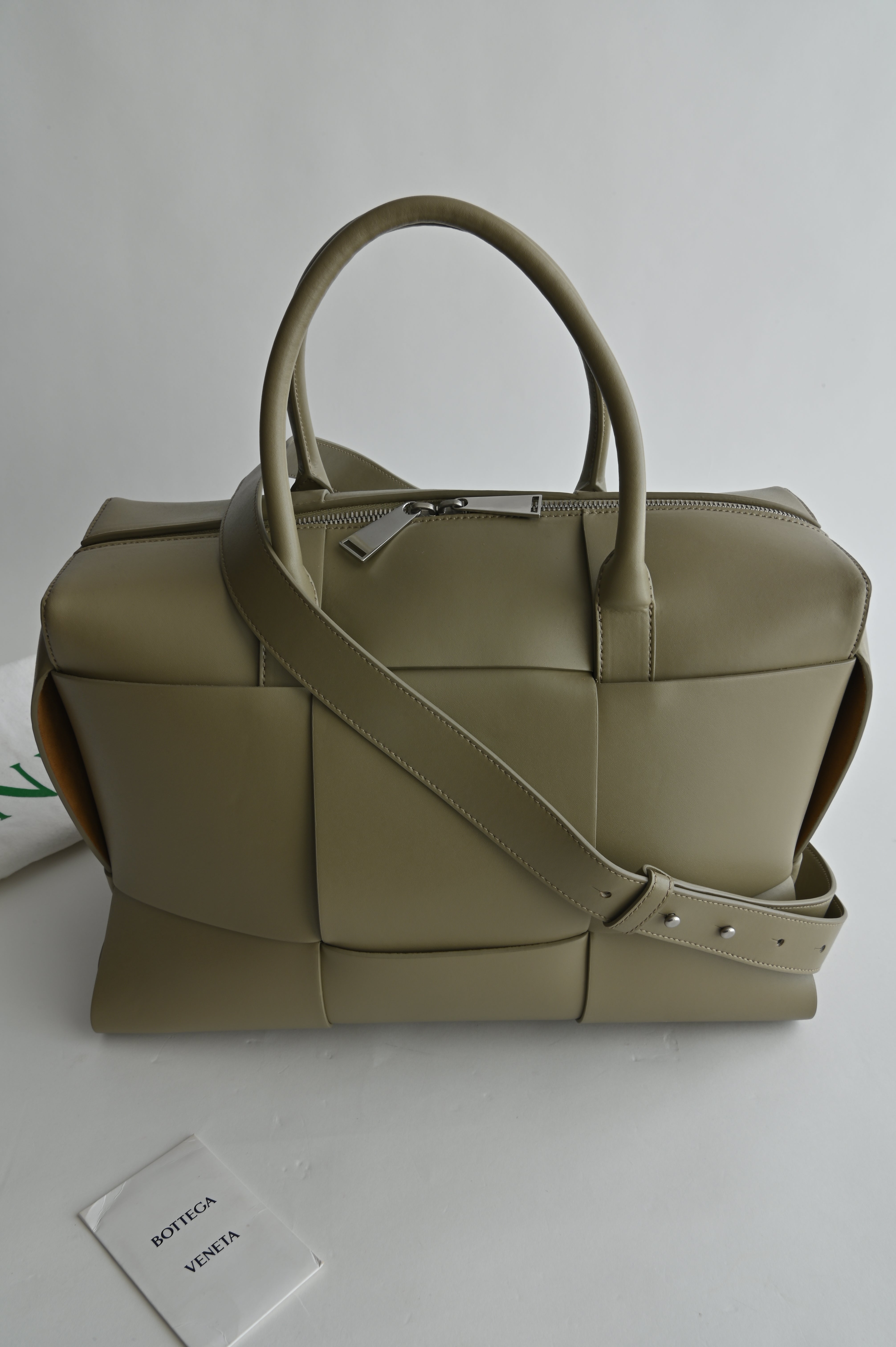 Bottega Veneta Calf Leather Maxi Intrecciato Arco Briefcase